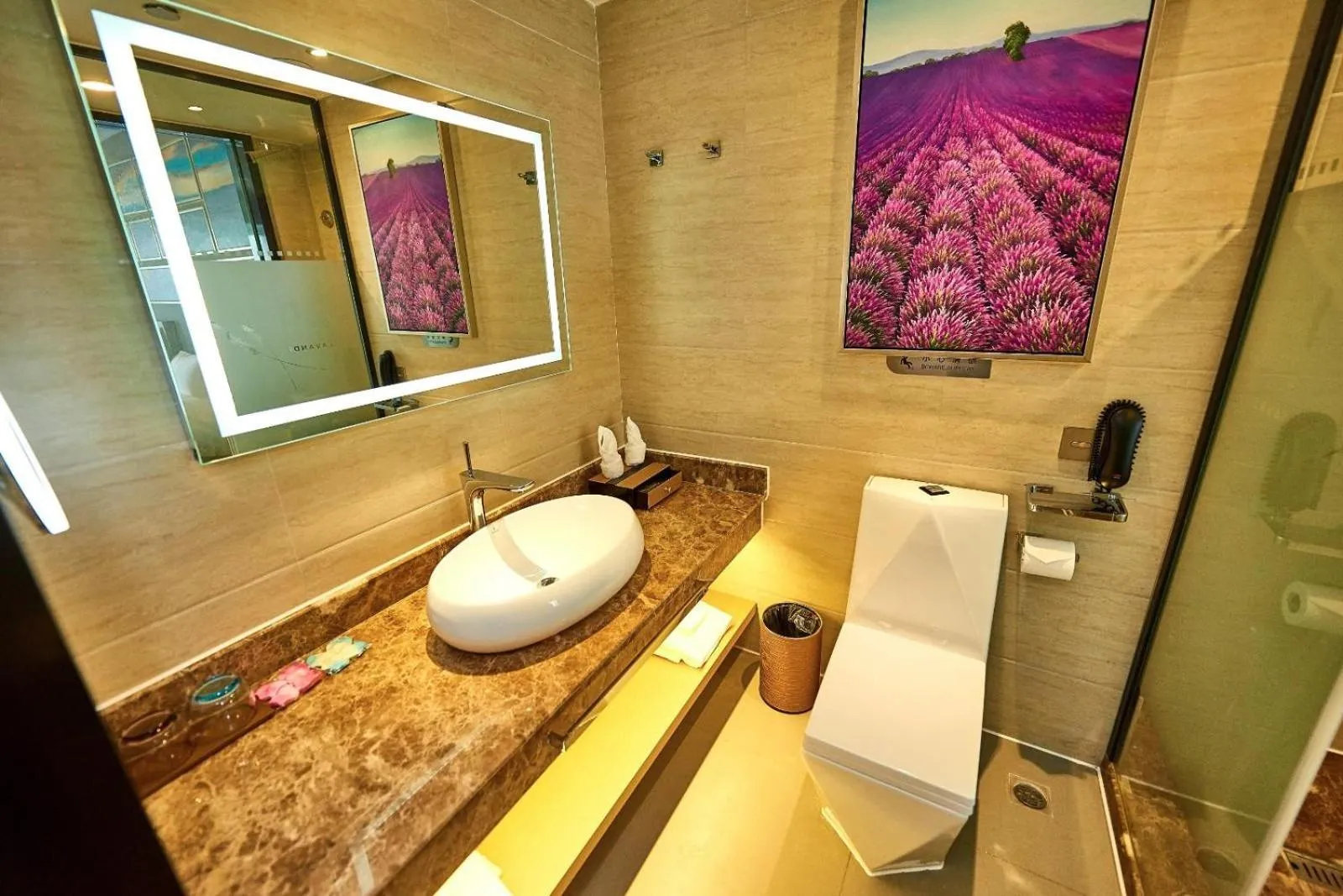 Lavande Hotel Haining Leather City Yintai Branch