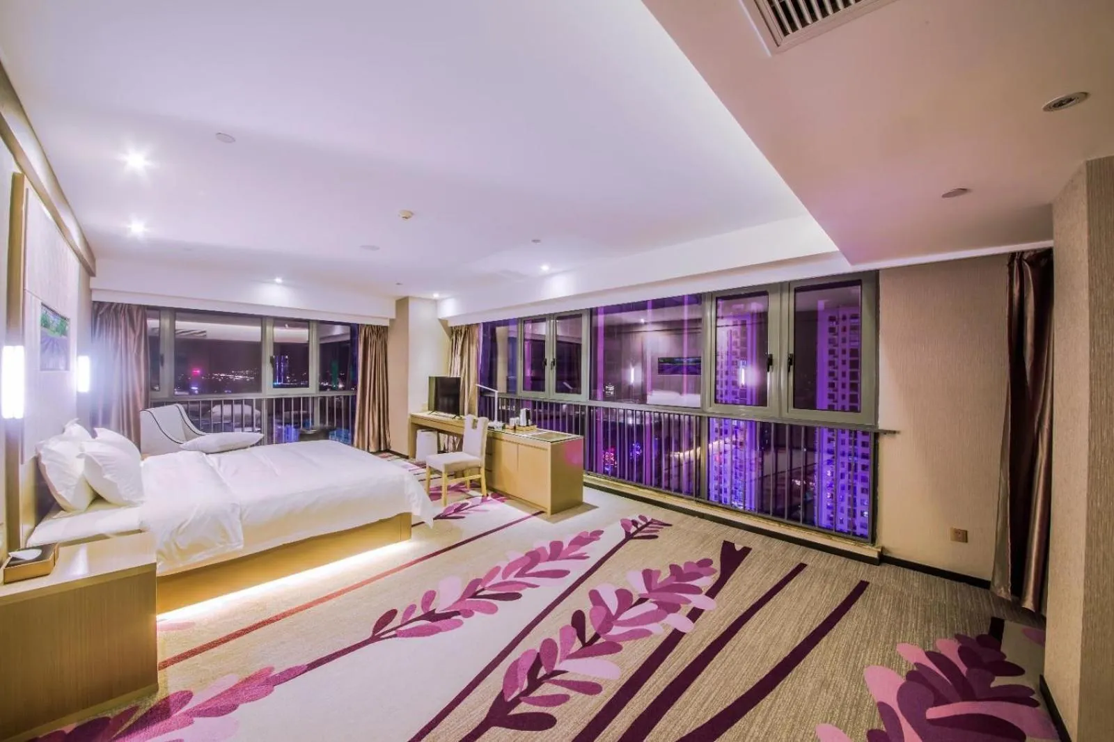 Bed in Lavande Hotel Haining Leather City Yintai Branch