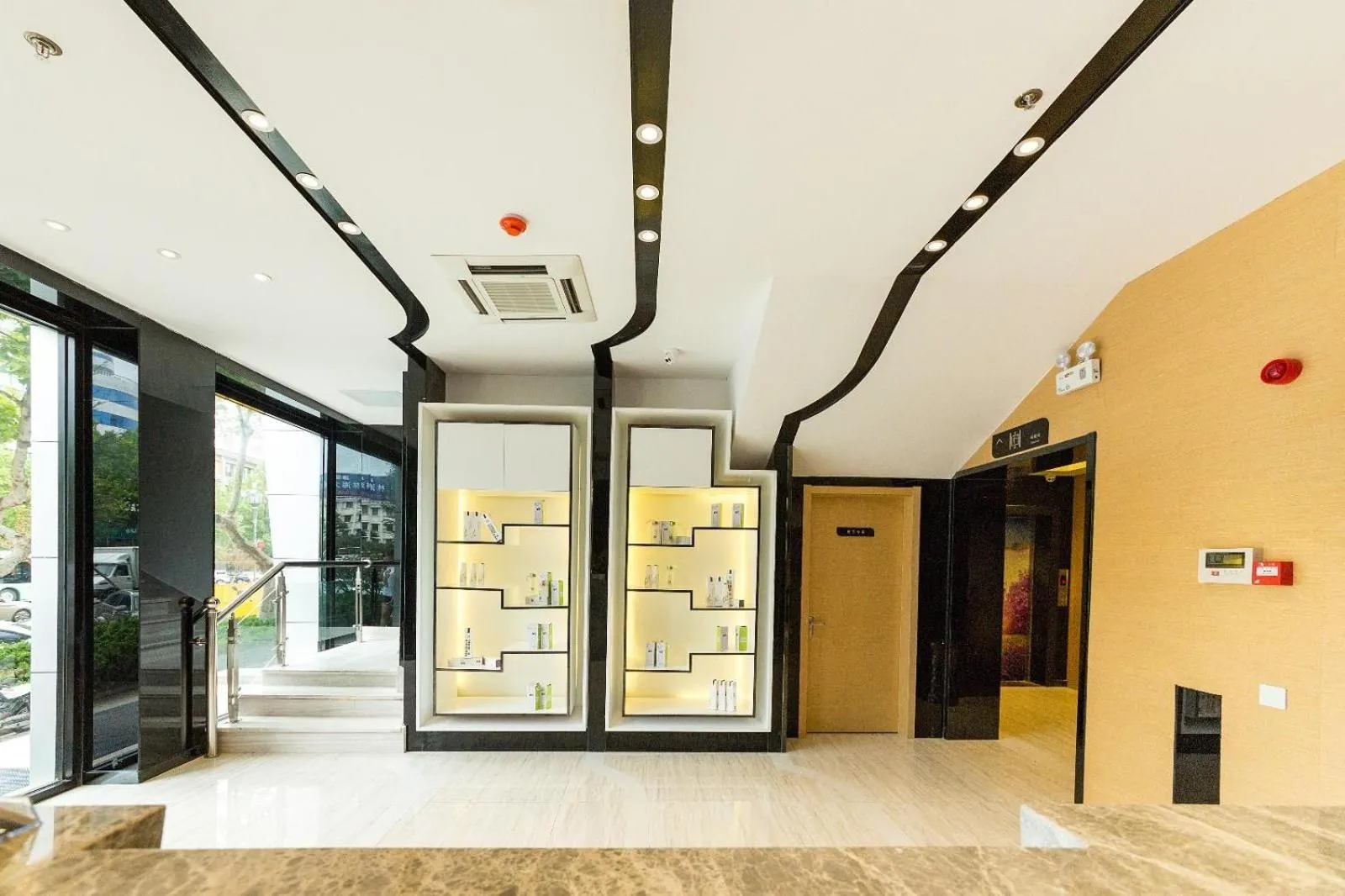 Lavande Hotels Weihai Weigao Square Branch