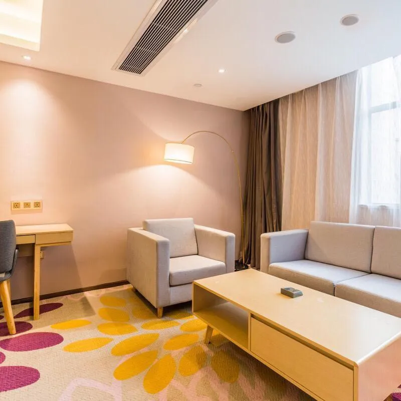 Lavande Hotel (Gaozhou Xiantai Bridge Branch)