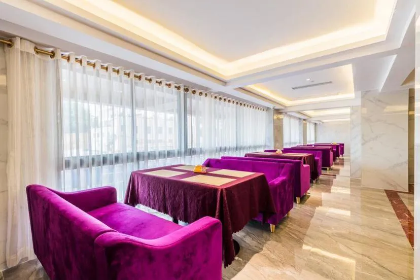 Lavande Hotel (Gaozhou Xiantai Bridge Branch)