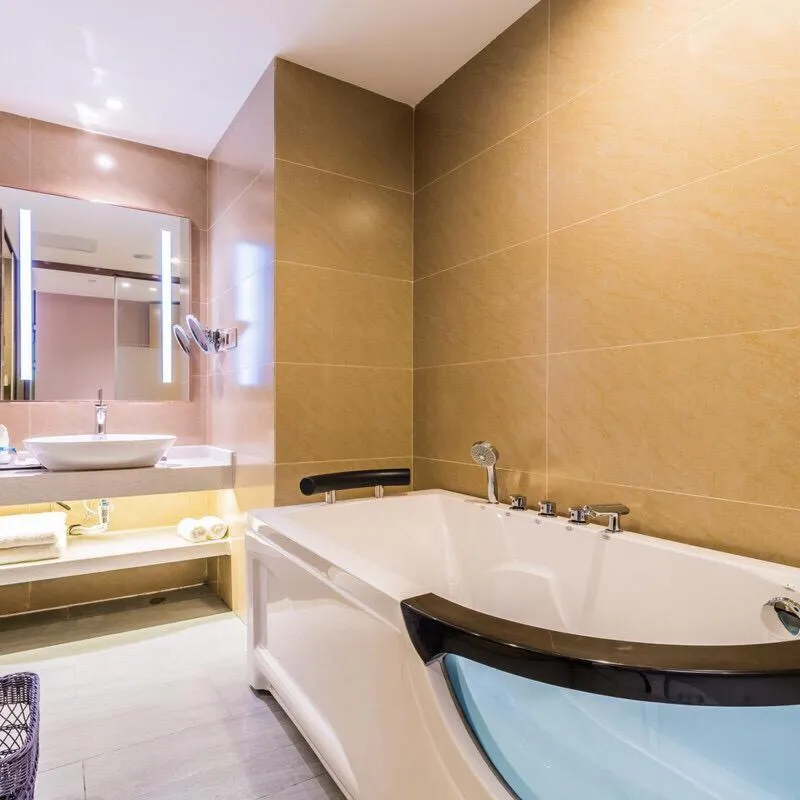 Lavande Hotel (Gaozhou Xiantai Bridge Branch)