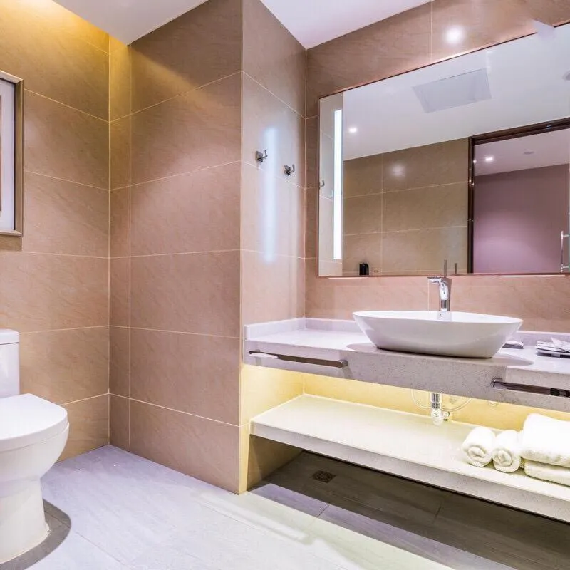 Lavande Hotel (Gaozhou Xiantai Bridge Branch)