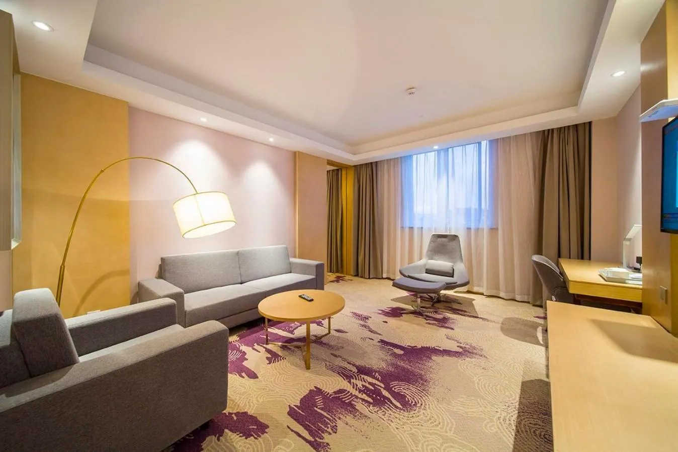 Lavande Hotel (Yangzhou Jiangwangshui Street RT-Mart Branch)