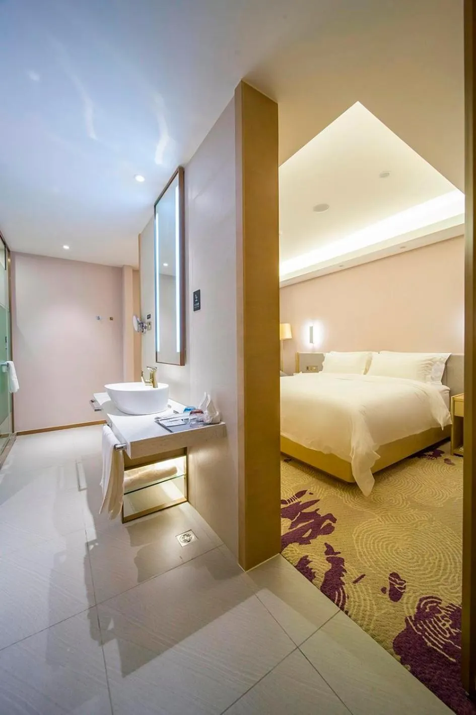 Lavande Hotel (Yangzhou Jiangwangshui Street RT-Mart Branch)