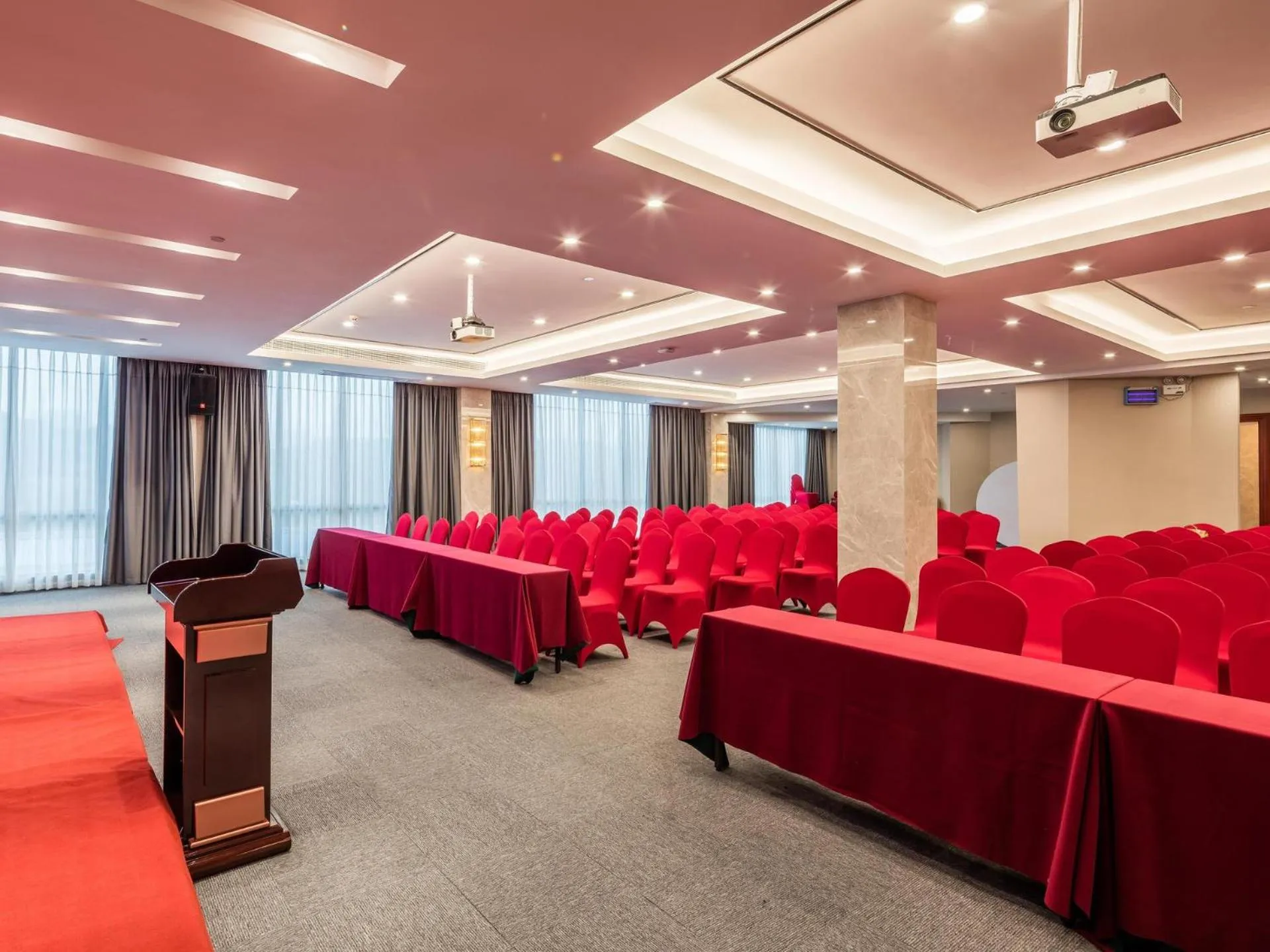 Lavande Hotel (Ganzhou Railway Station Branch)