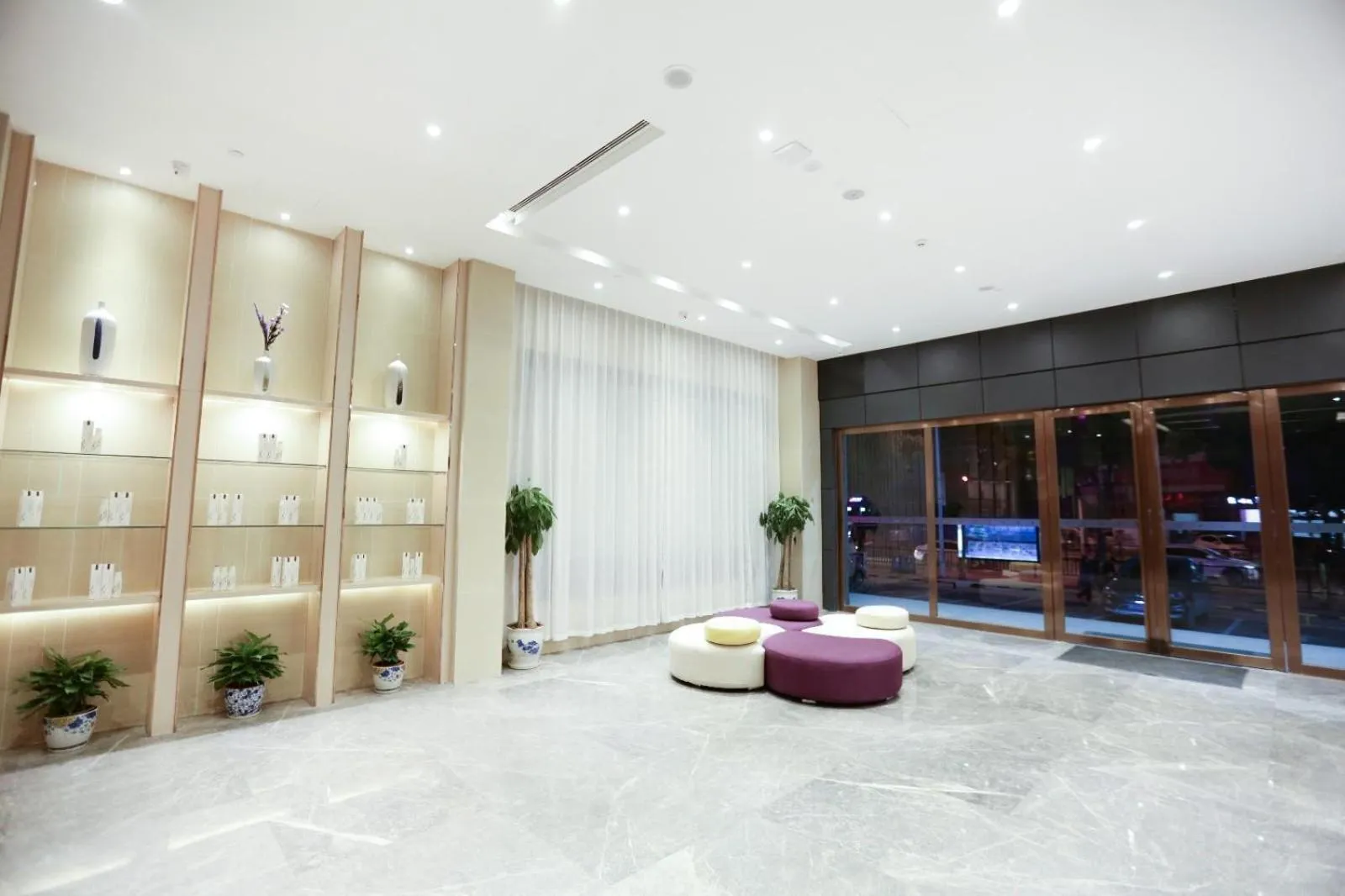 Lavande Hotel (Jingdezhen Taoxichuan Creative Square Branch)