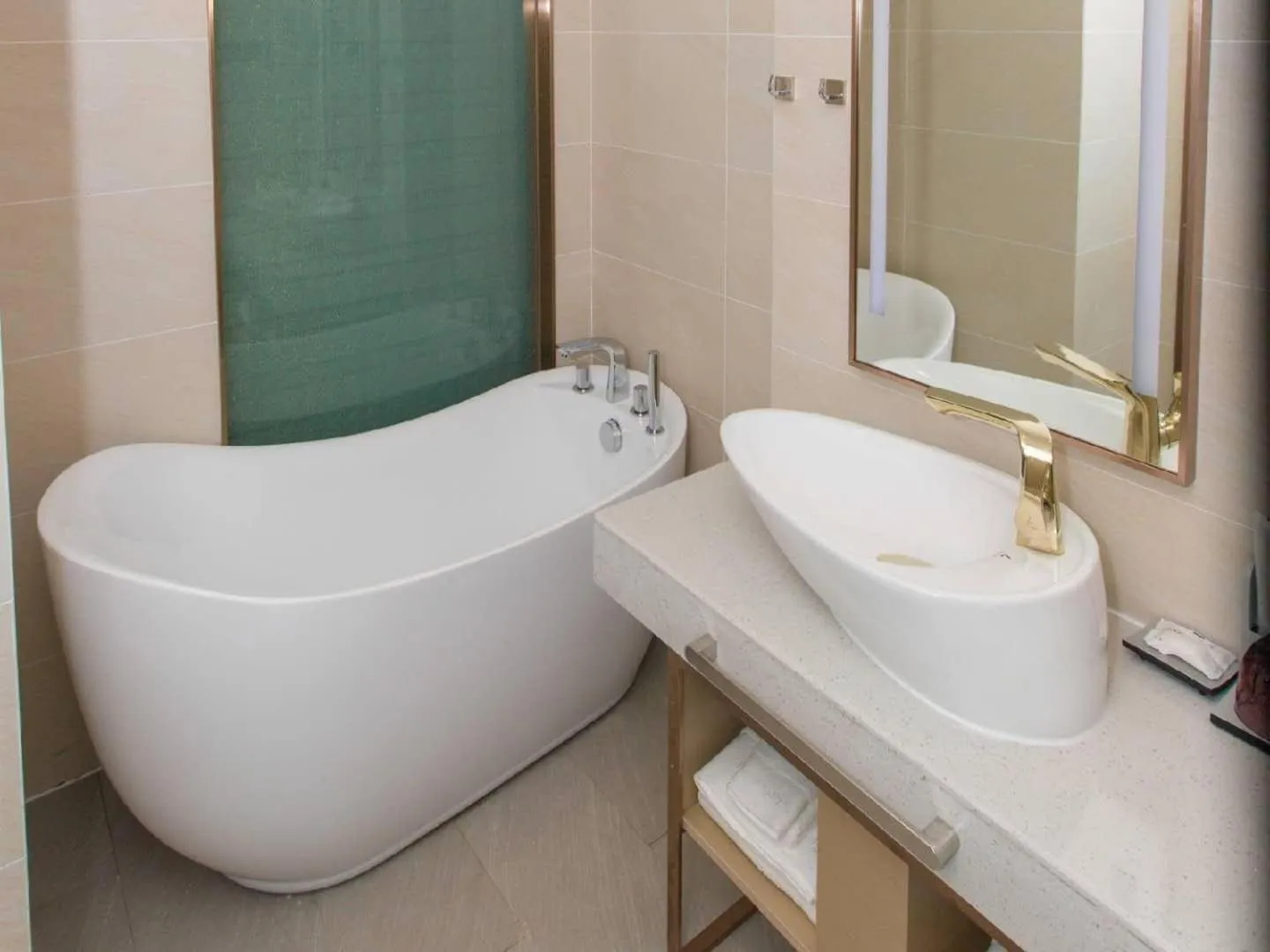 Lavande Hotel Ningbo Railway Station North Square