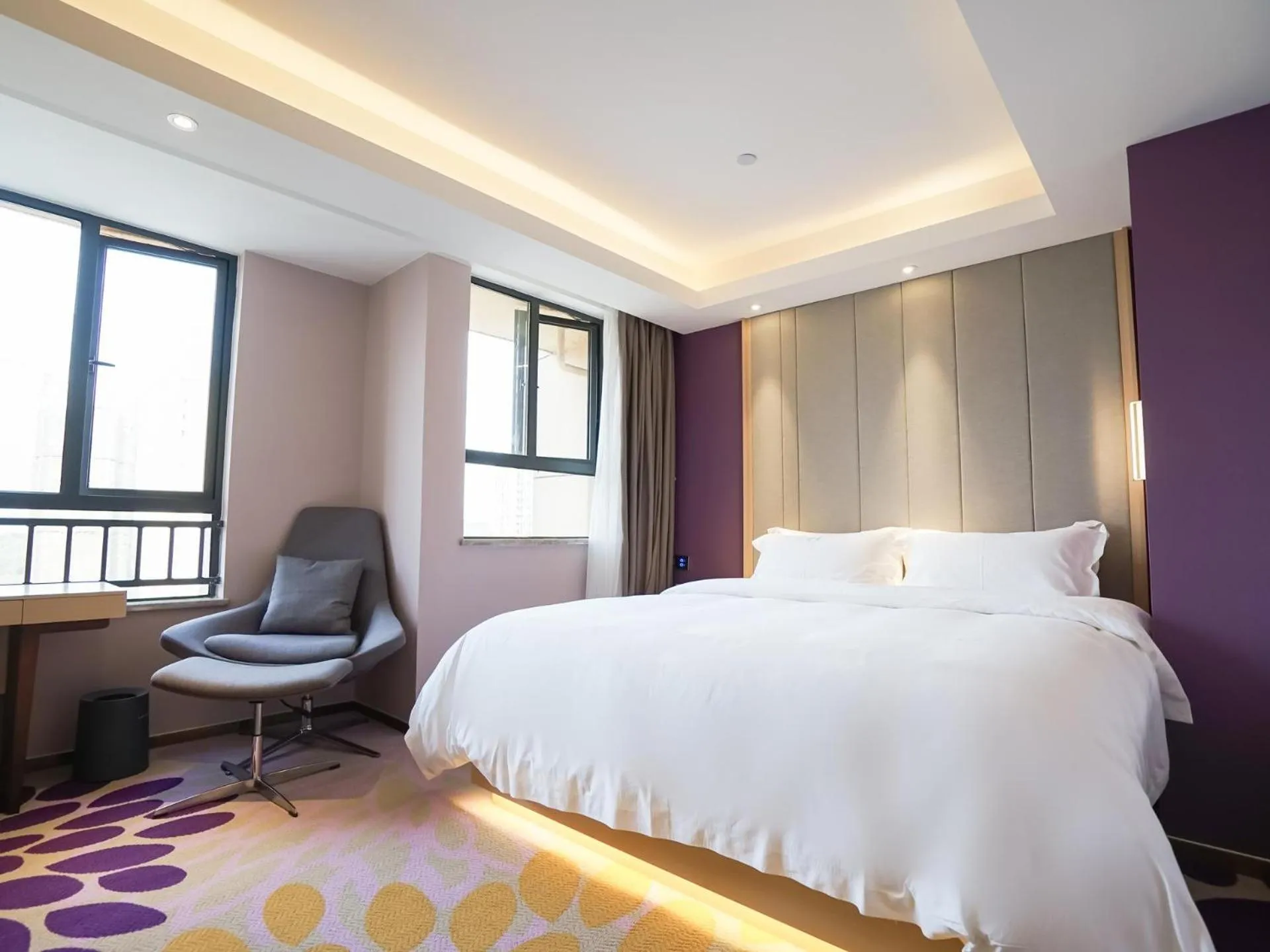 Bed in Lavande Hotel Jingmen Planet World City
