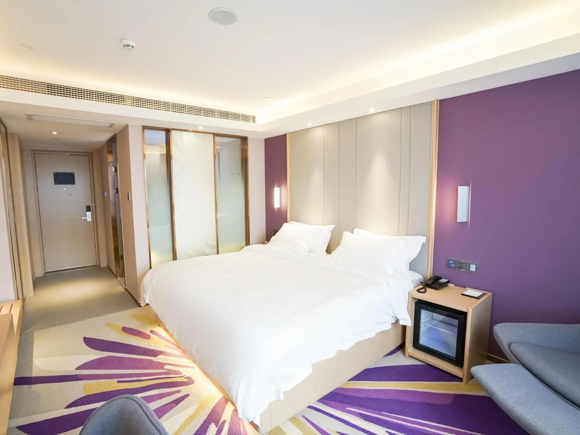 Bed in Lavande Hotel Jingmen Planet World City