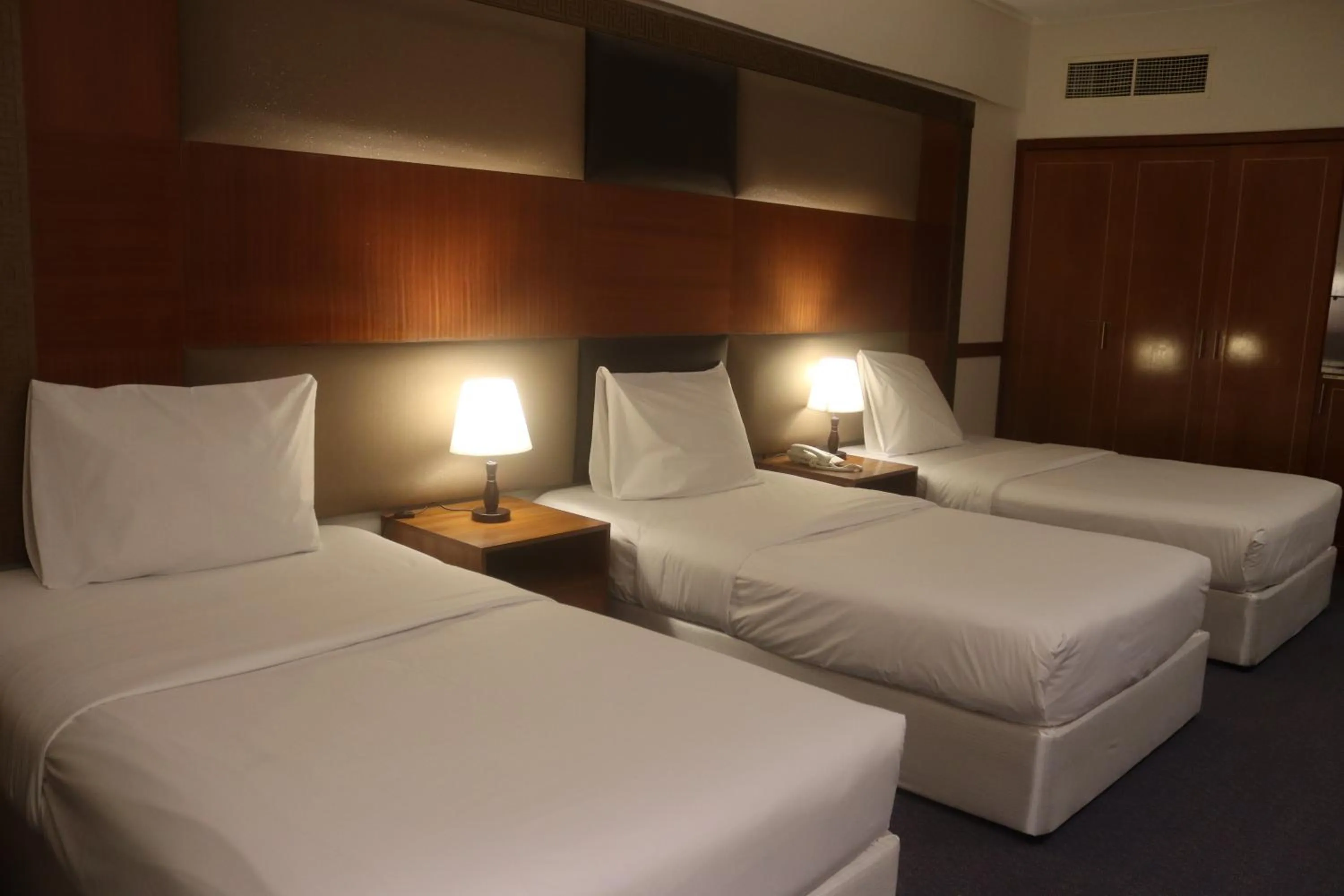 Bed in GSS Avenue Hotel Ex Delmon Hotel
