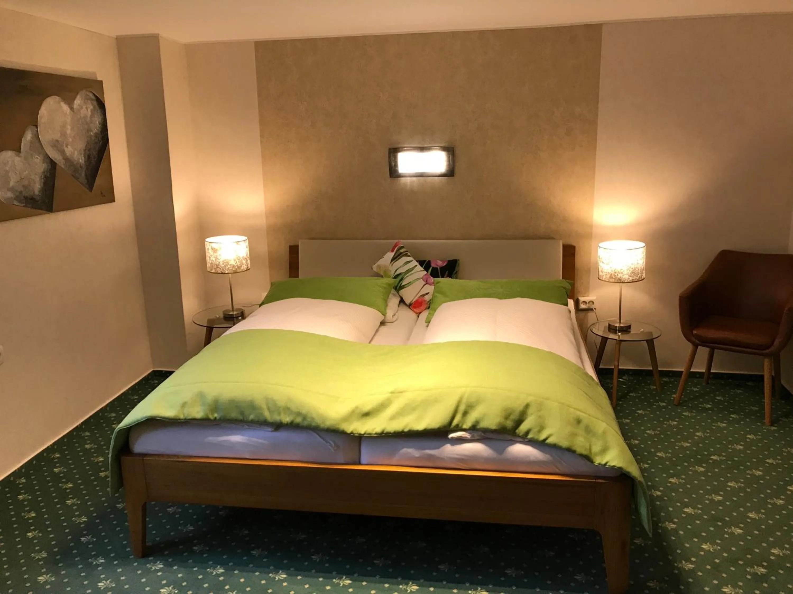 Bed in Hotel Garni Maaß