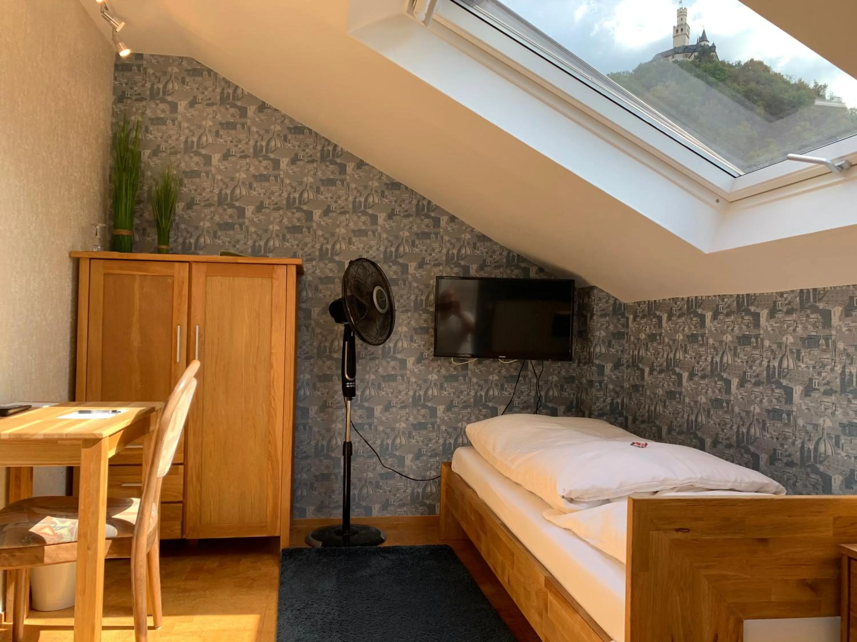 Bed in Hotel Garni Maaß