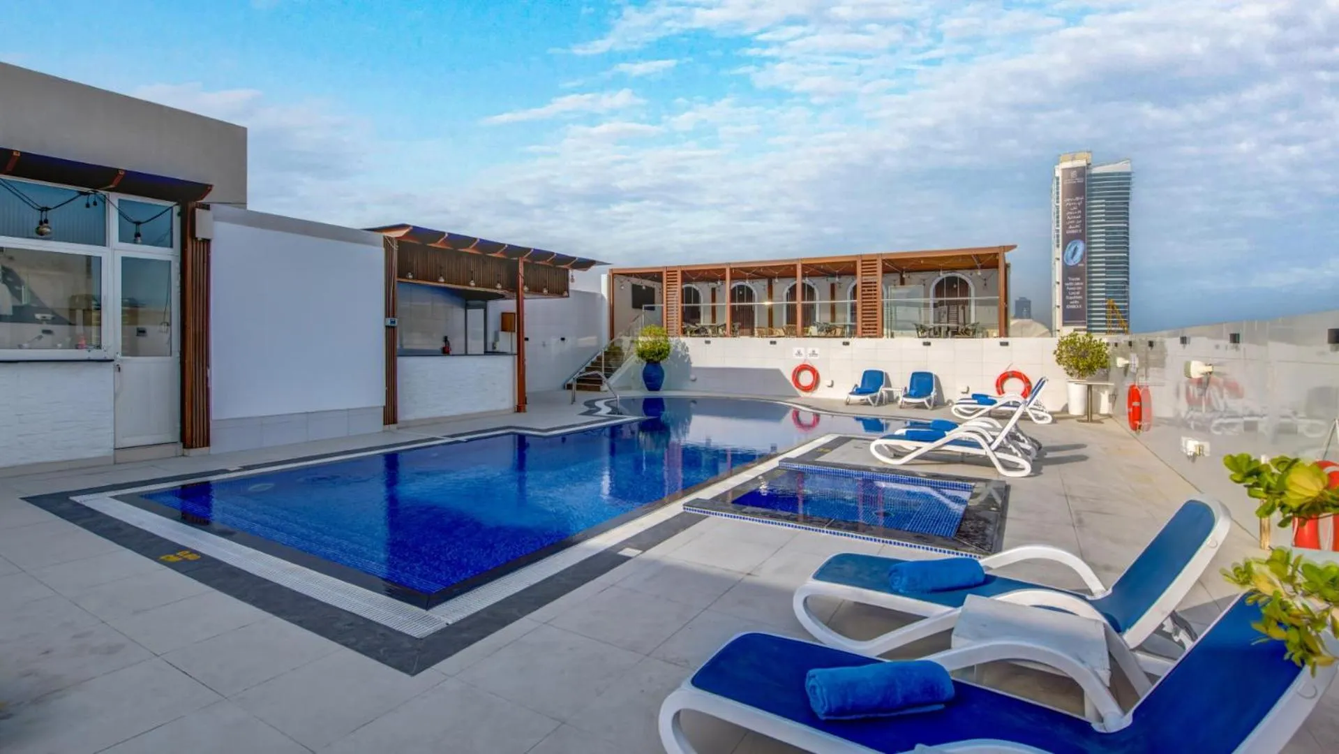 Swimming pool in Donatello Hotel