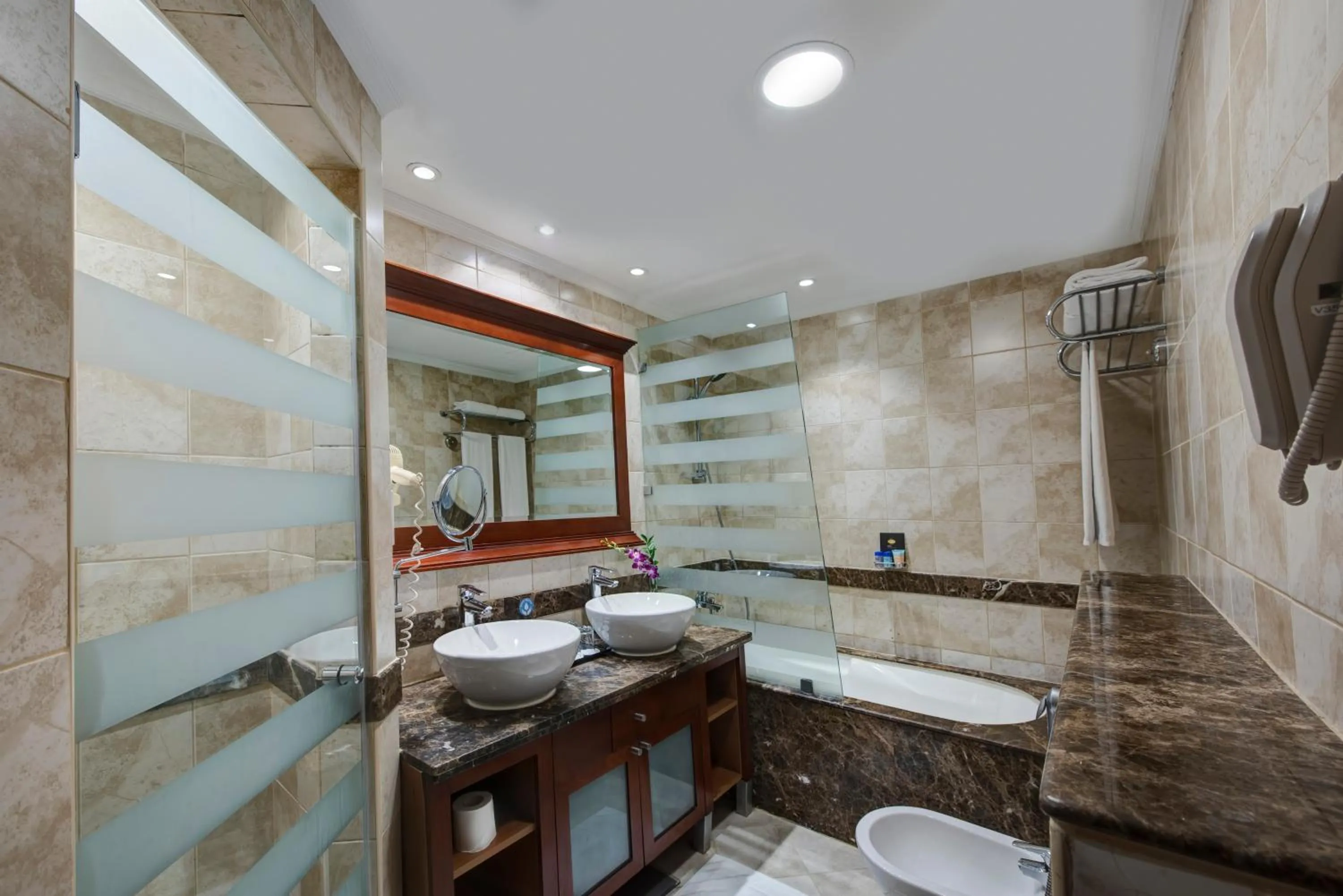 Shower in Donatello Hotel