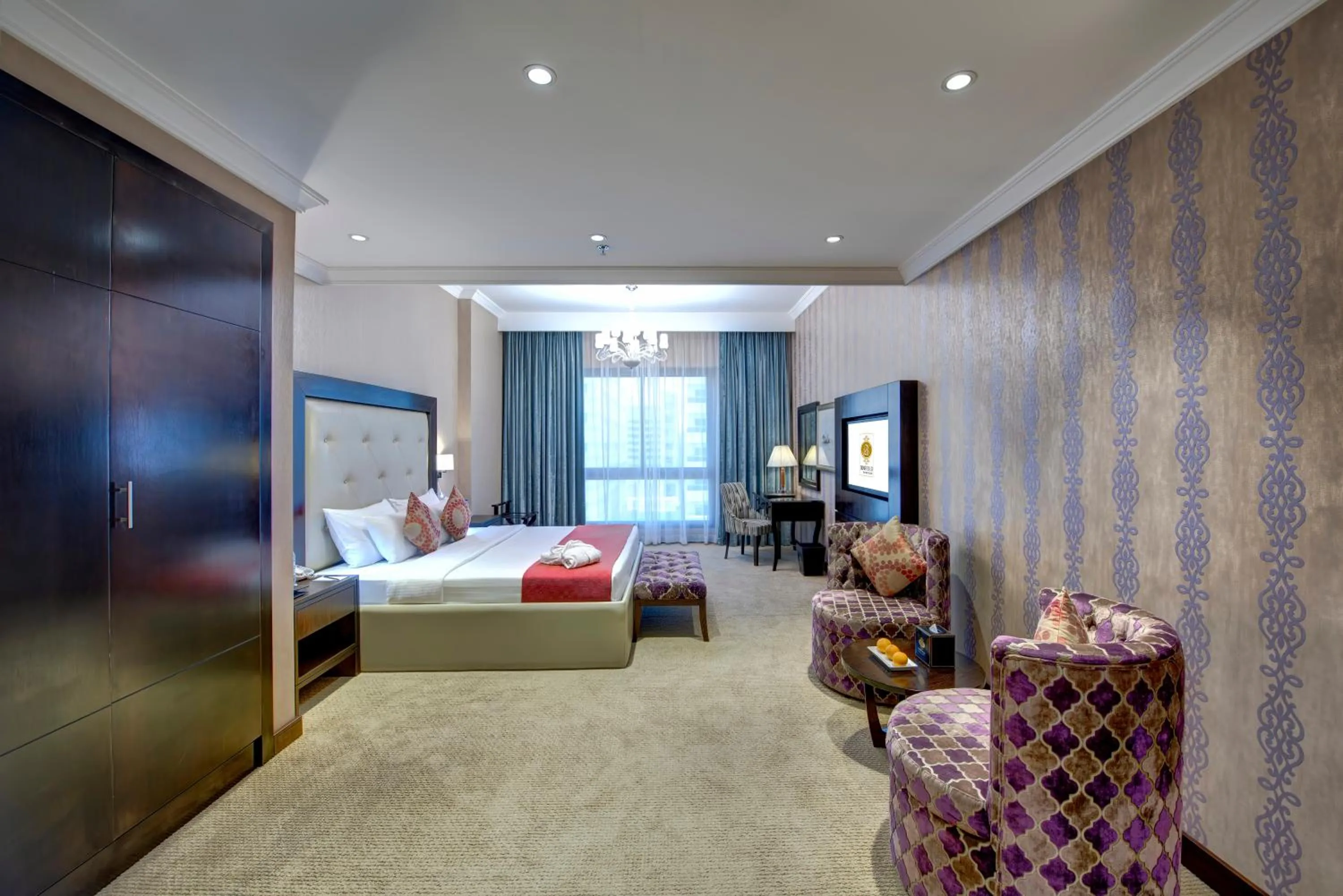 Bedroom, Bed in Donatello Hotel