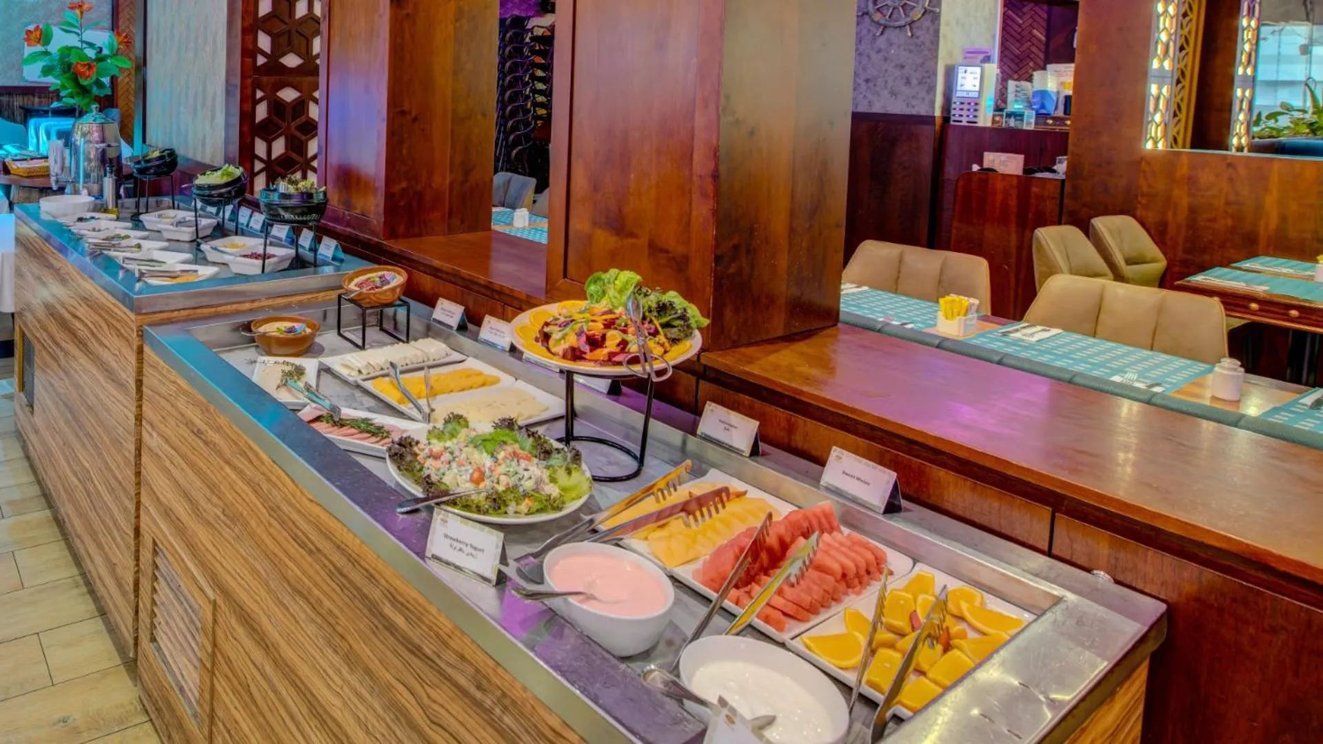 Restaurant/places to eat in Donatello Hotel