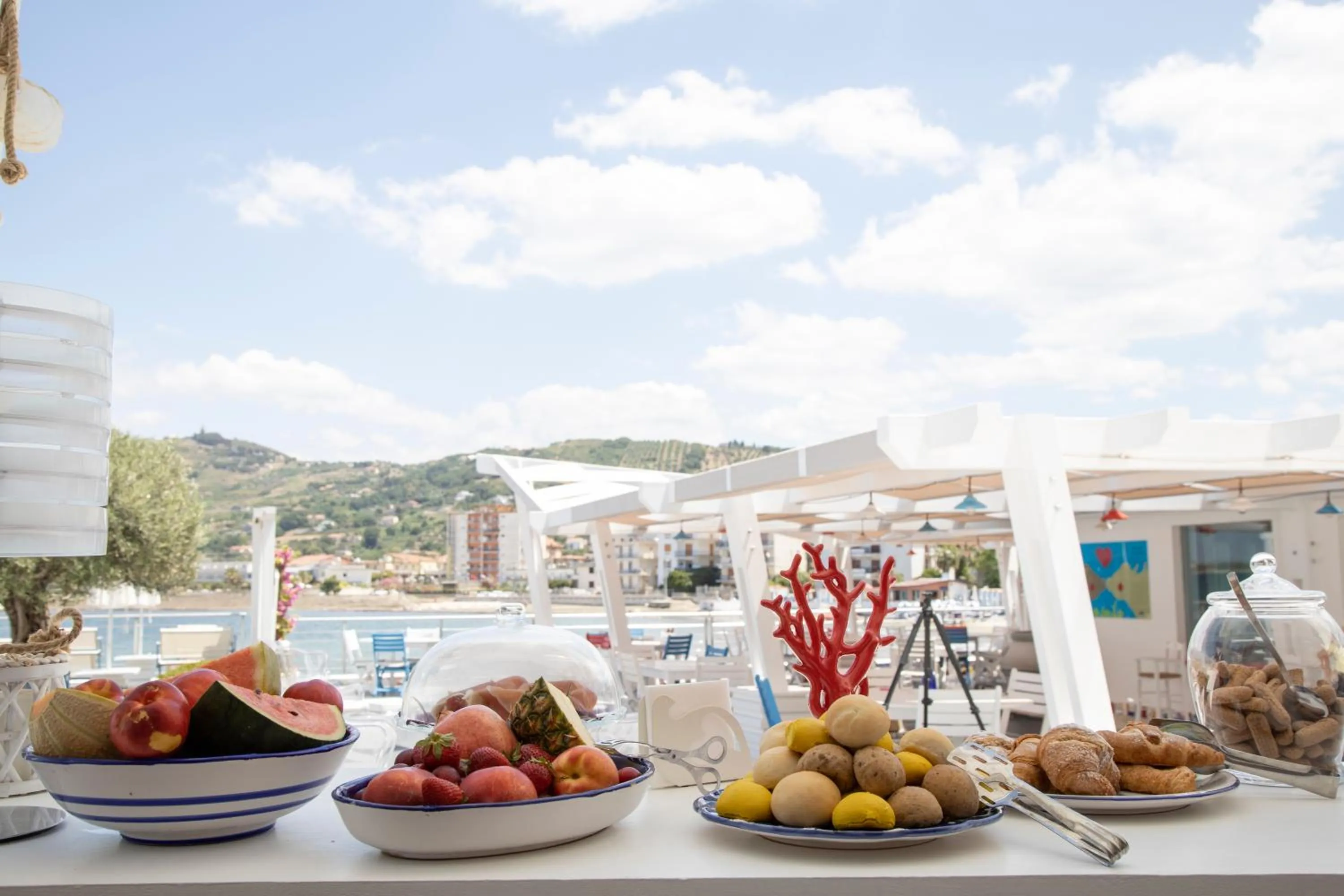 Restaurant/places to eat in FURANO BAHARI