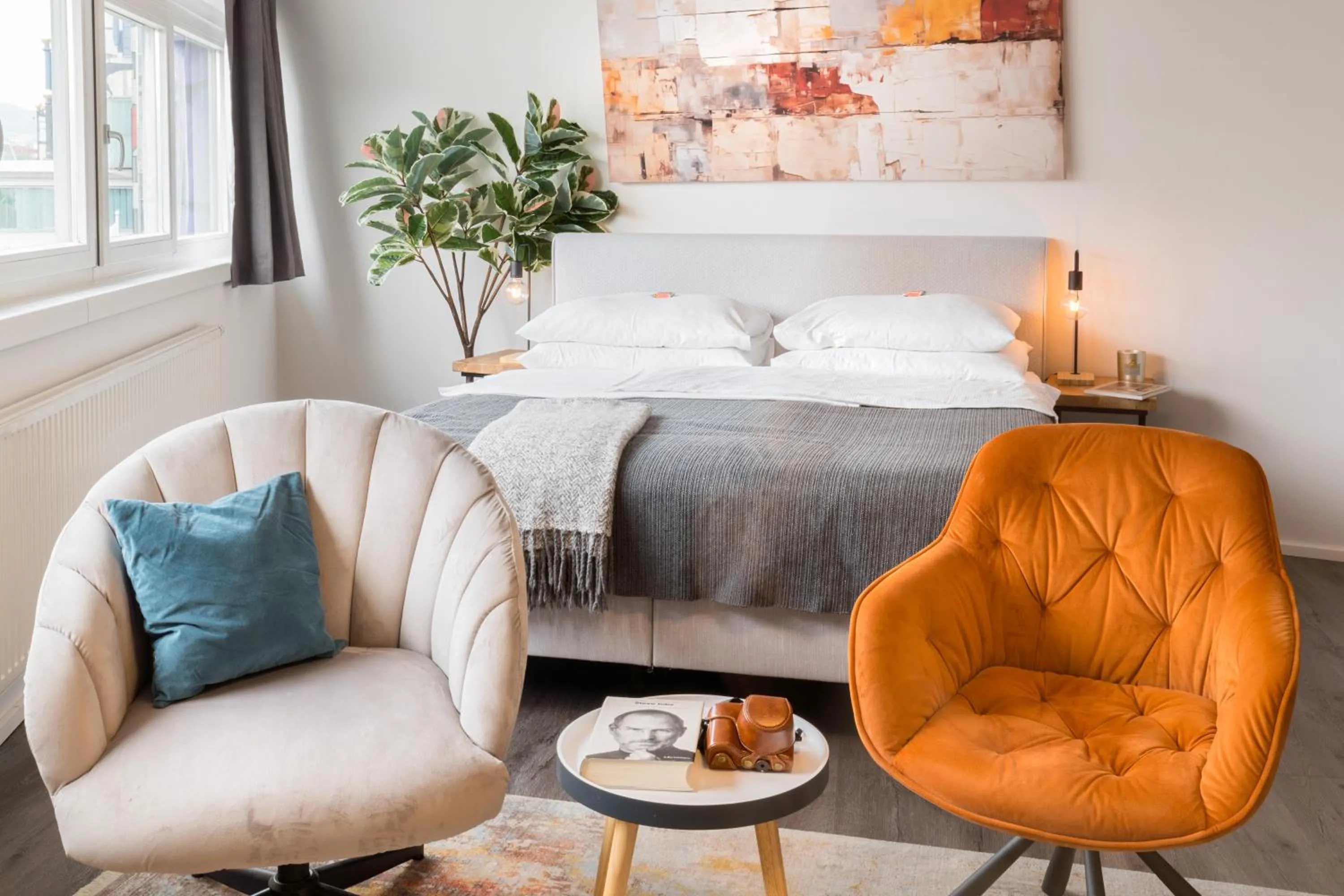 Bed in URBAN ISLAND I Riverside Apartments