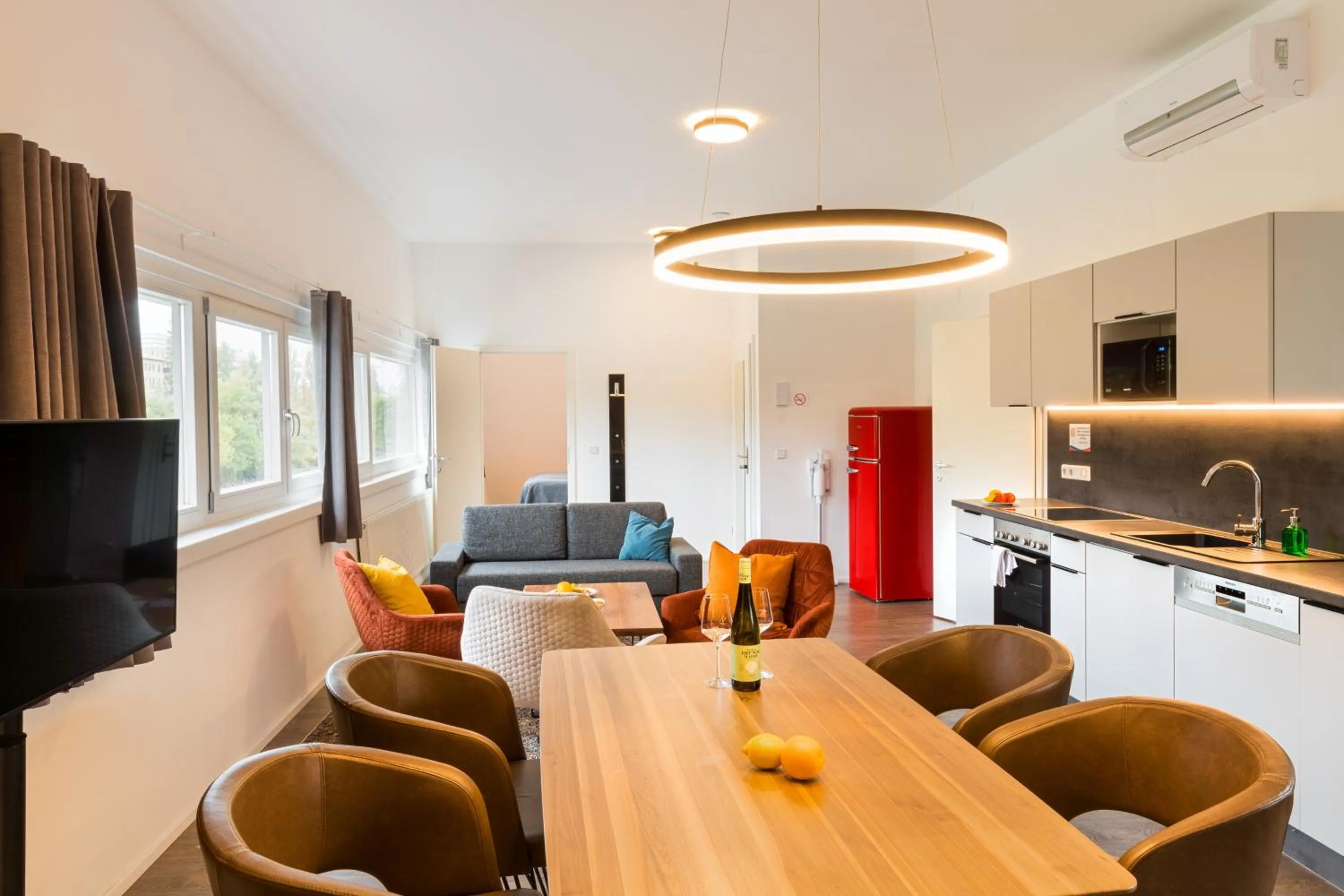 Kitchen or kitchenette in URBAN ISLAND I Riverside Apartments