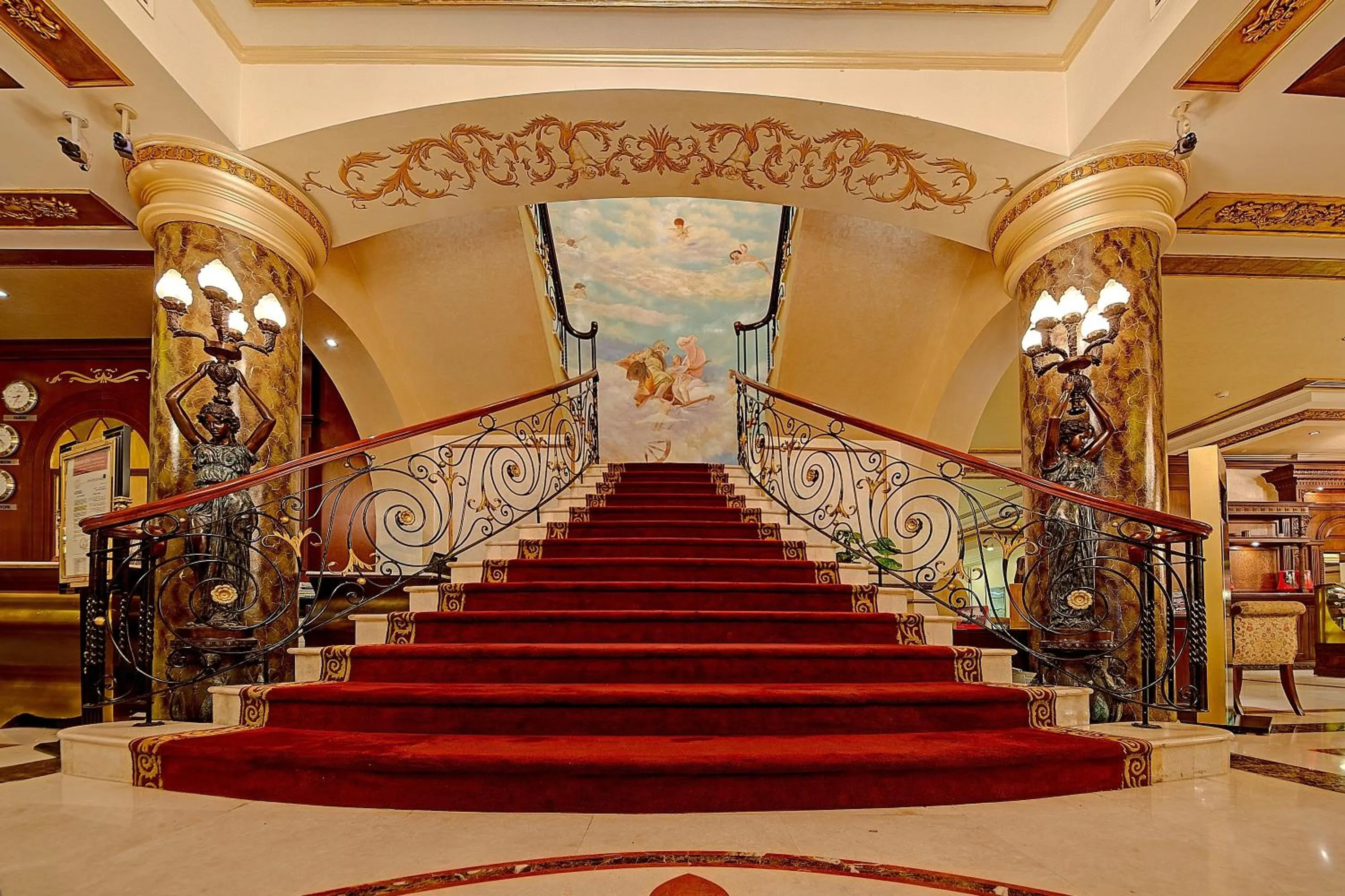 Lobby or reception in Royal Ascot Hotel