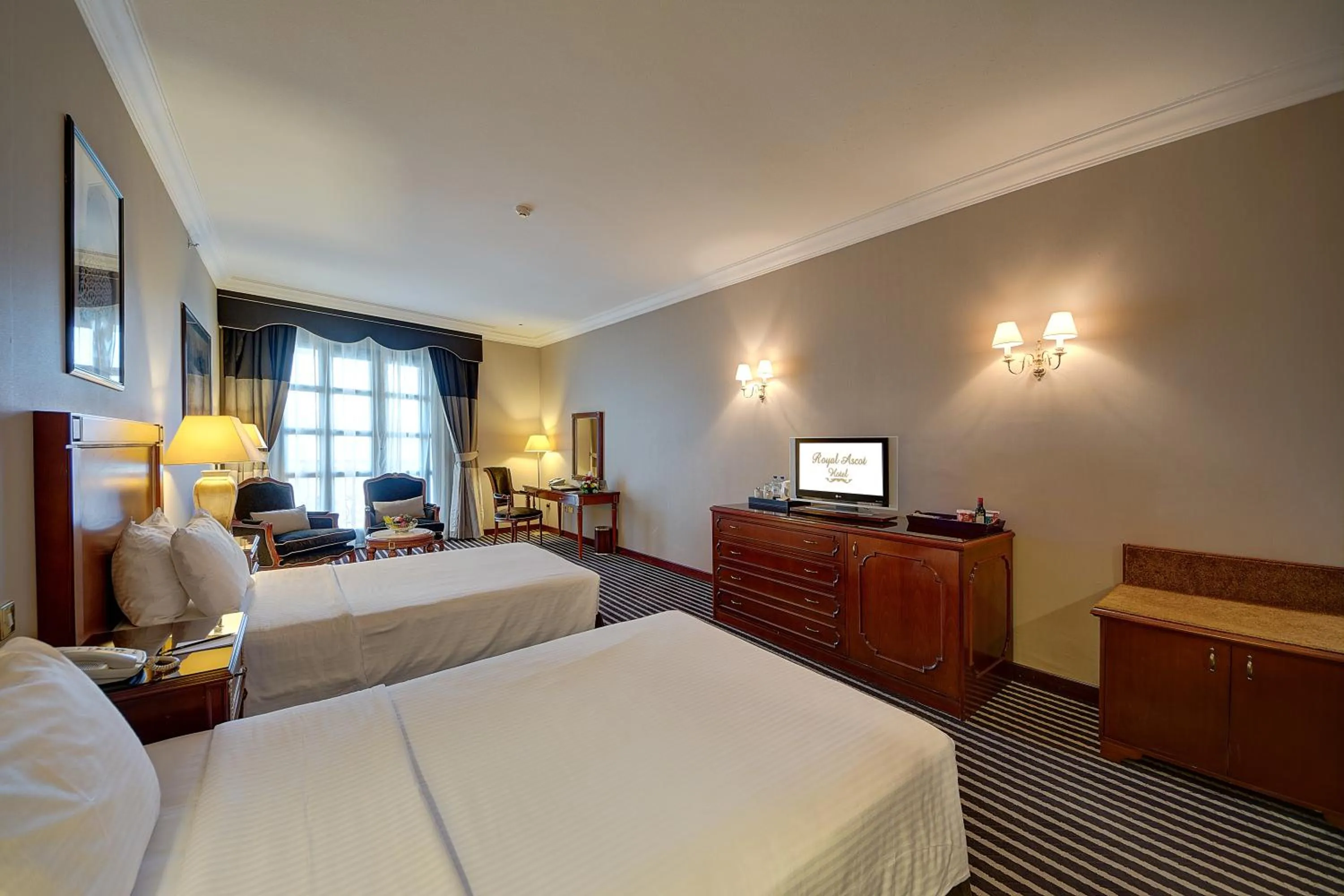 Photo of the whole room, Bed in Royal Ascot Hotel