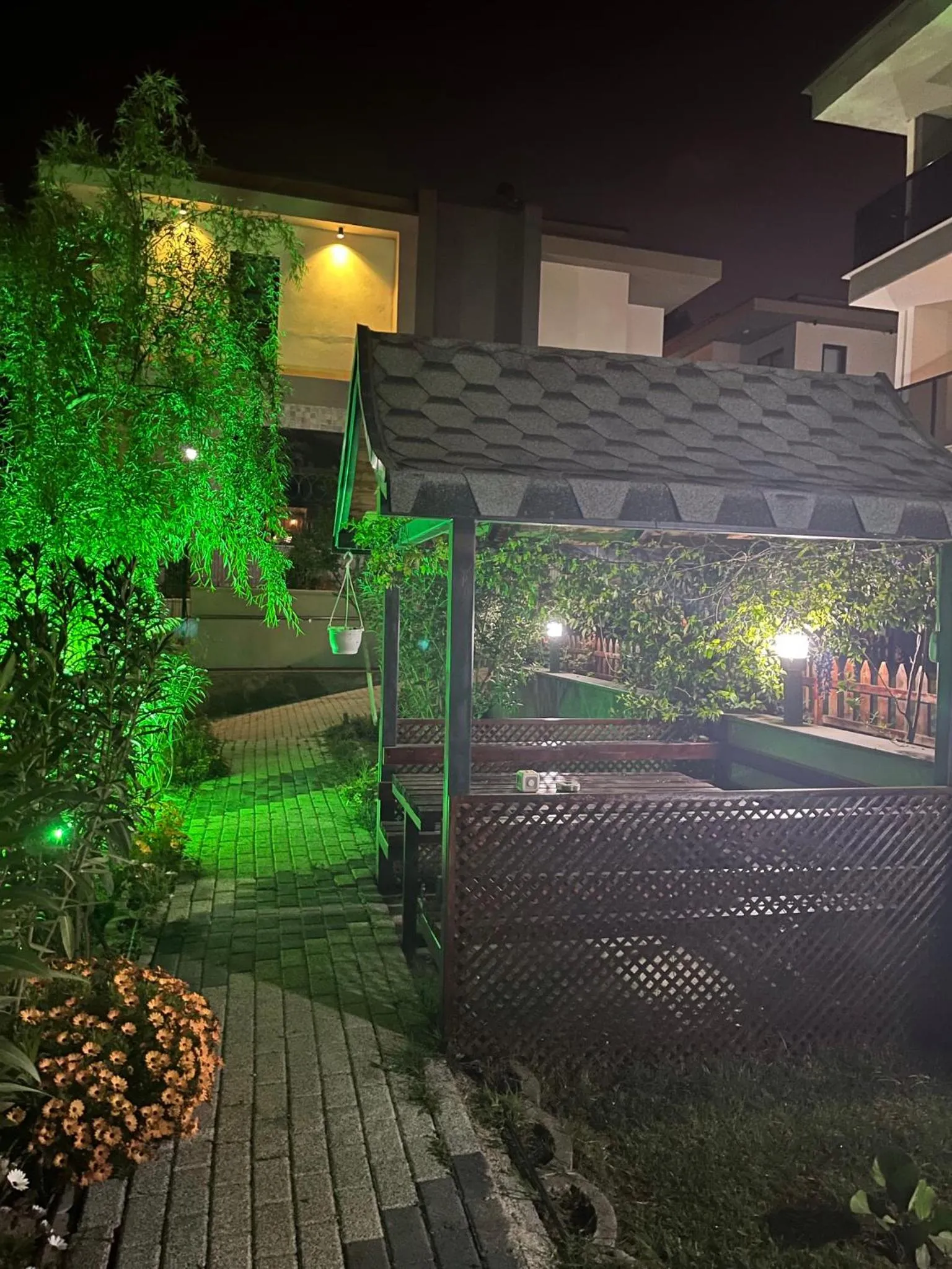 Garden in Golden Hour Apartment بورصة شقة مريحة Bursa Nilufer مَنْظَرٌ جَمِيلٌ
