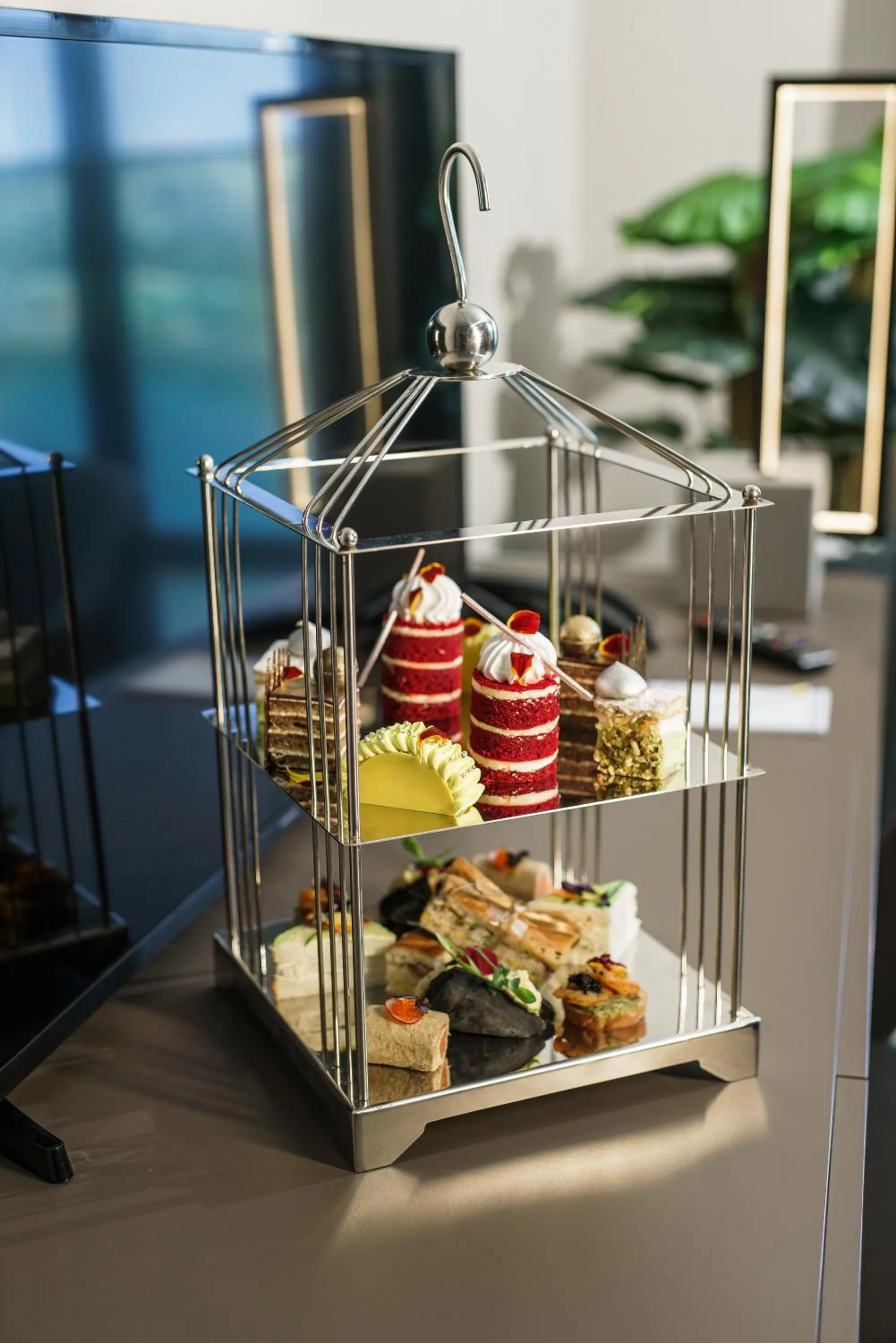 Food in Hotel Holiday International