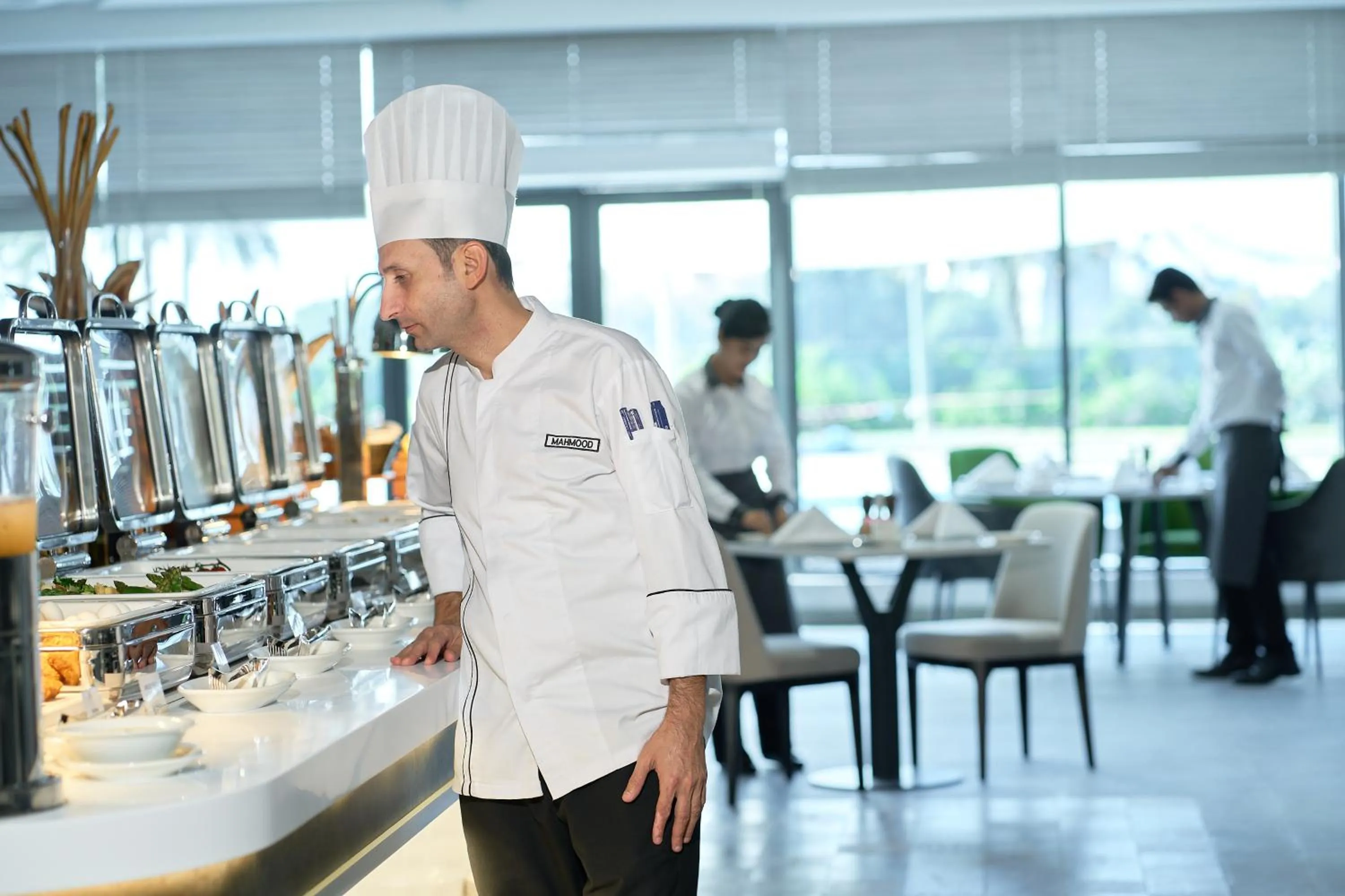 Restaurant/places to eat in Hotel Holiday International