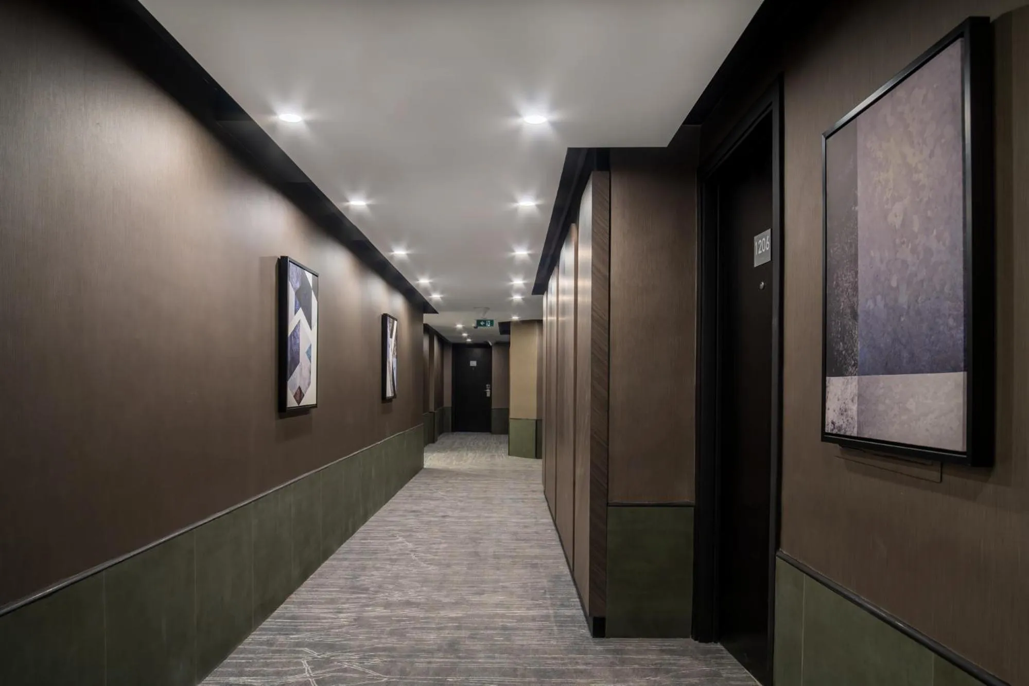 Property building in Hotel Holiday International