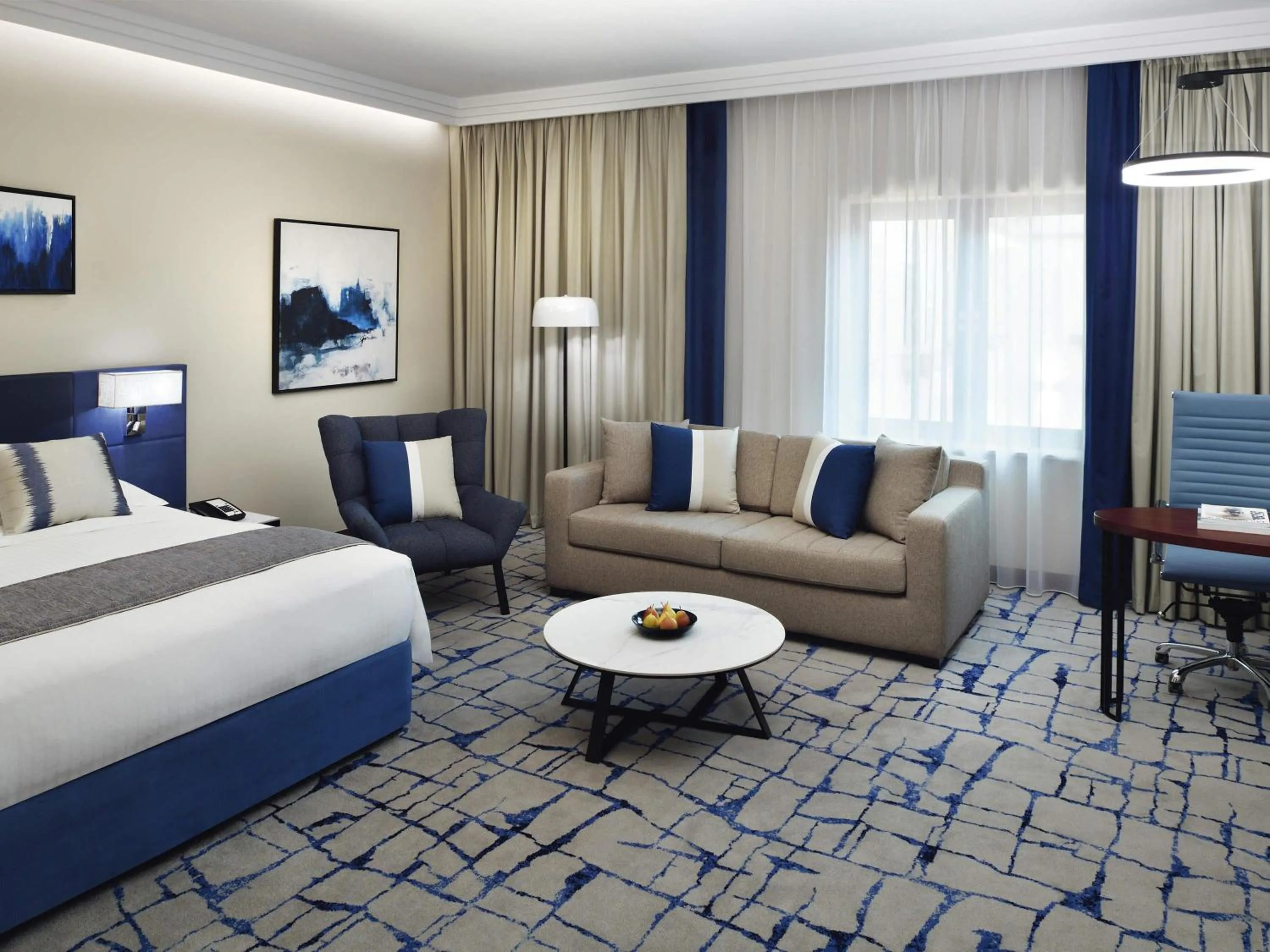 Bedroom, Bed in Mövenpick Hotel & Apartments Bur Dubai