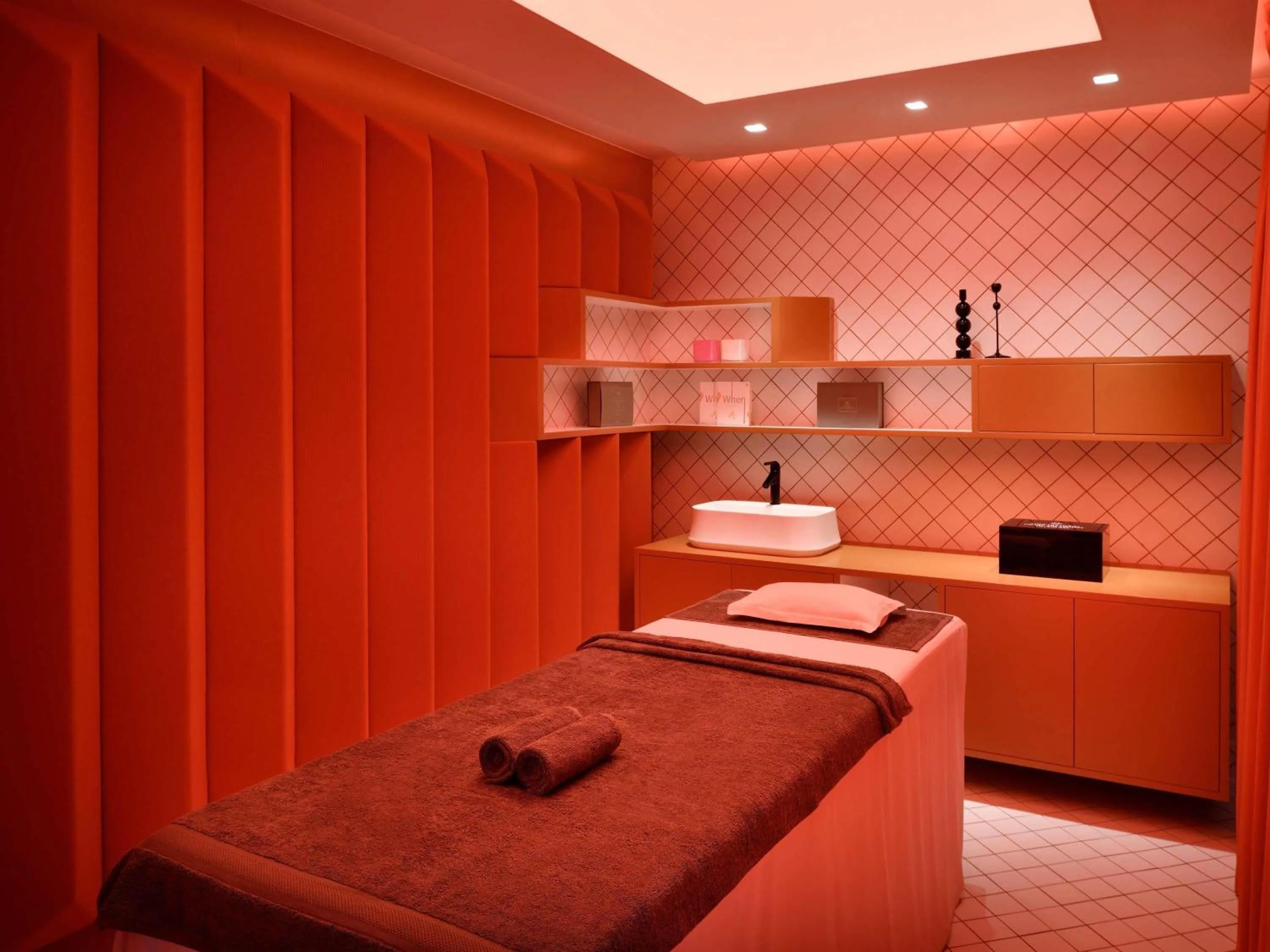 Spa and wellness centre/facilities in Mövenpick Hotel & Apartments Bur Dubai