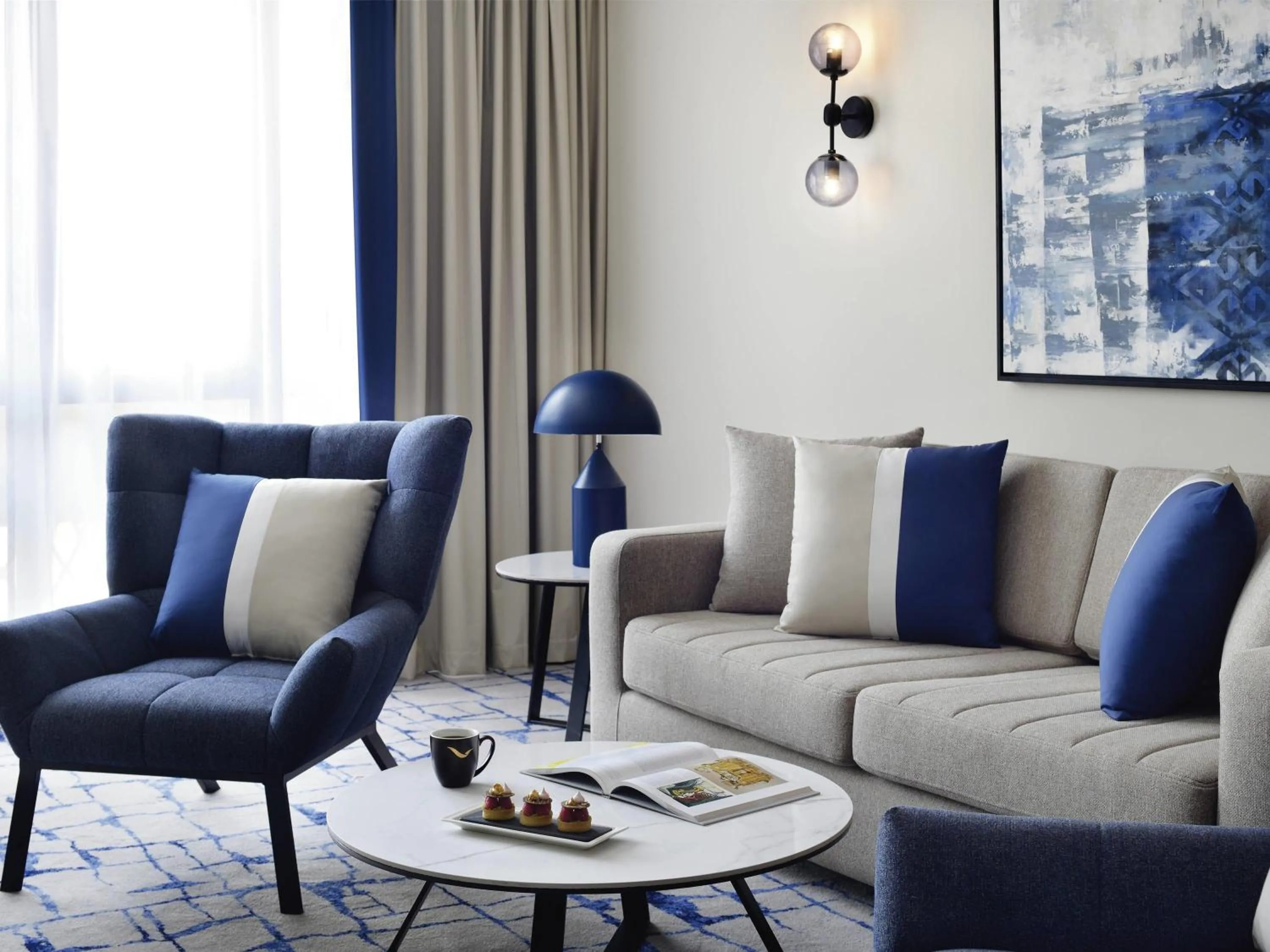 Deluxe Suite in Mövenpick Hotel & Apartments Bur Dubai