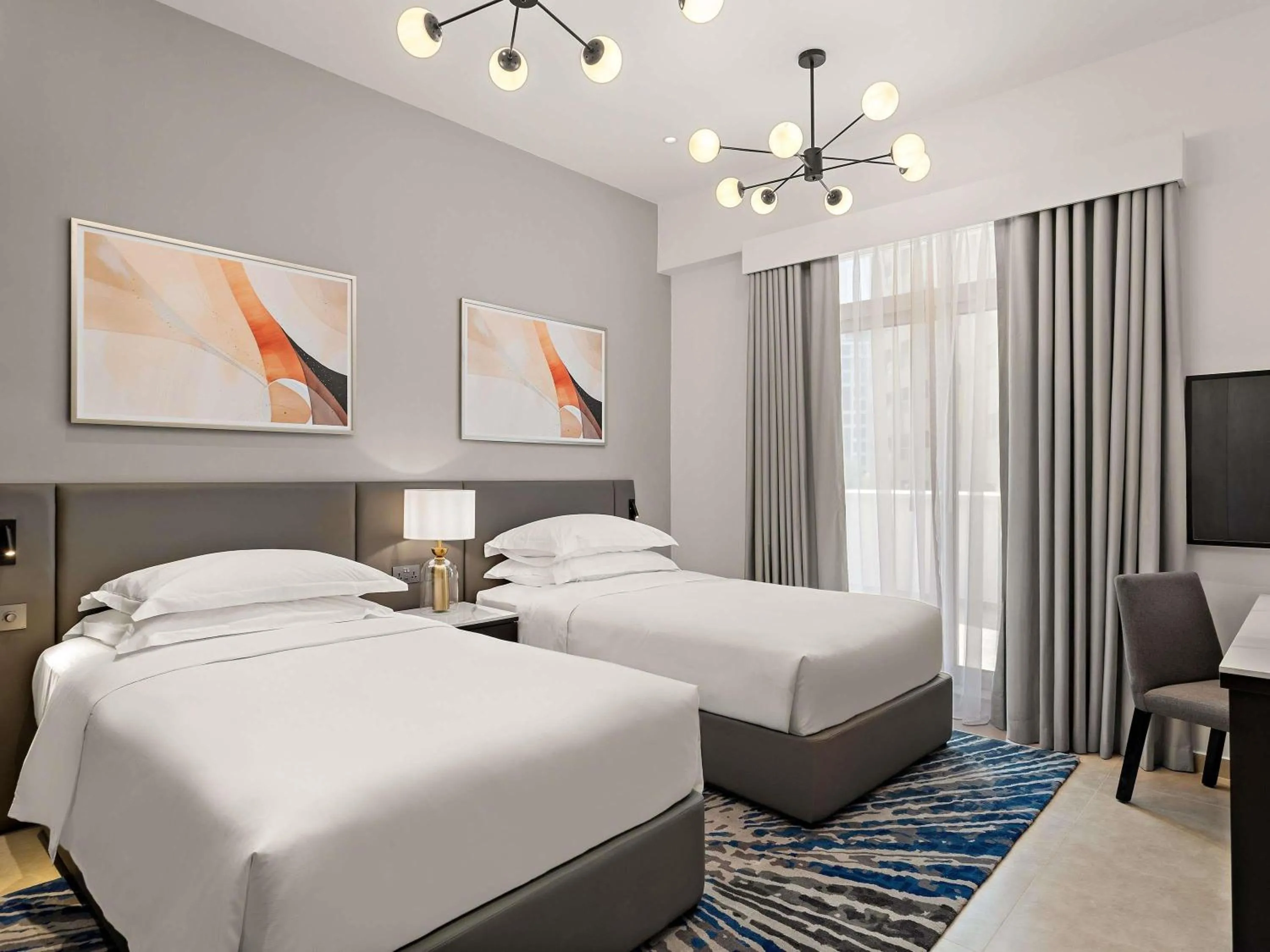 Bedroom, Bed in Mövenpick Hotel & Apartments Bur Dubai