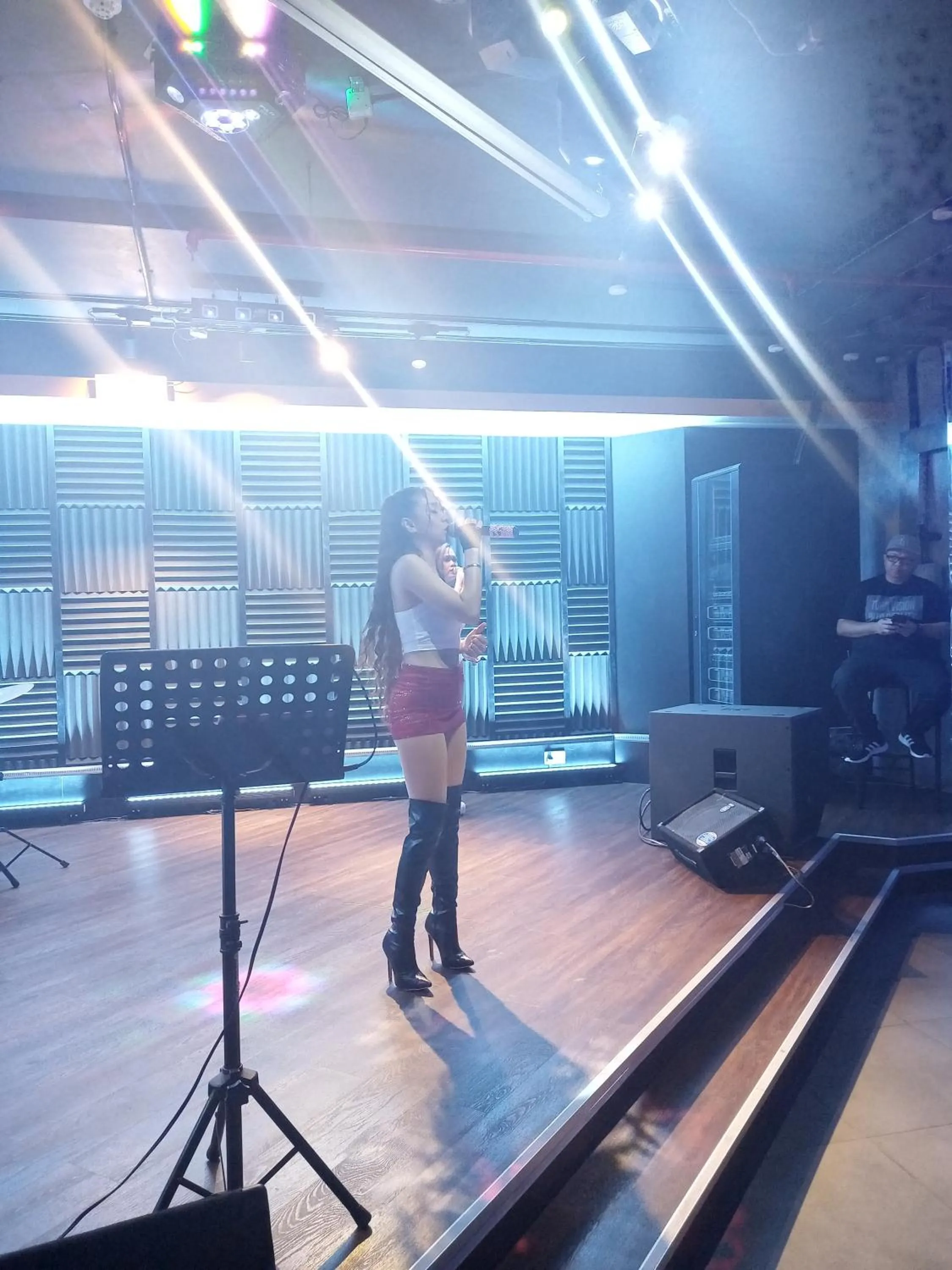 People in Al Diar Dana Hotel