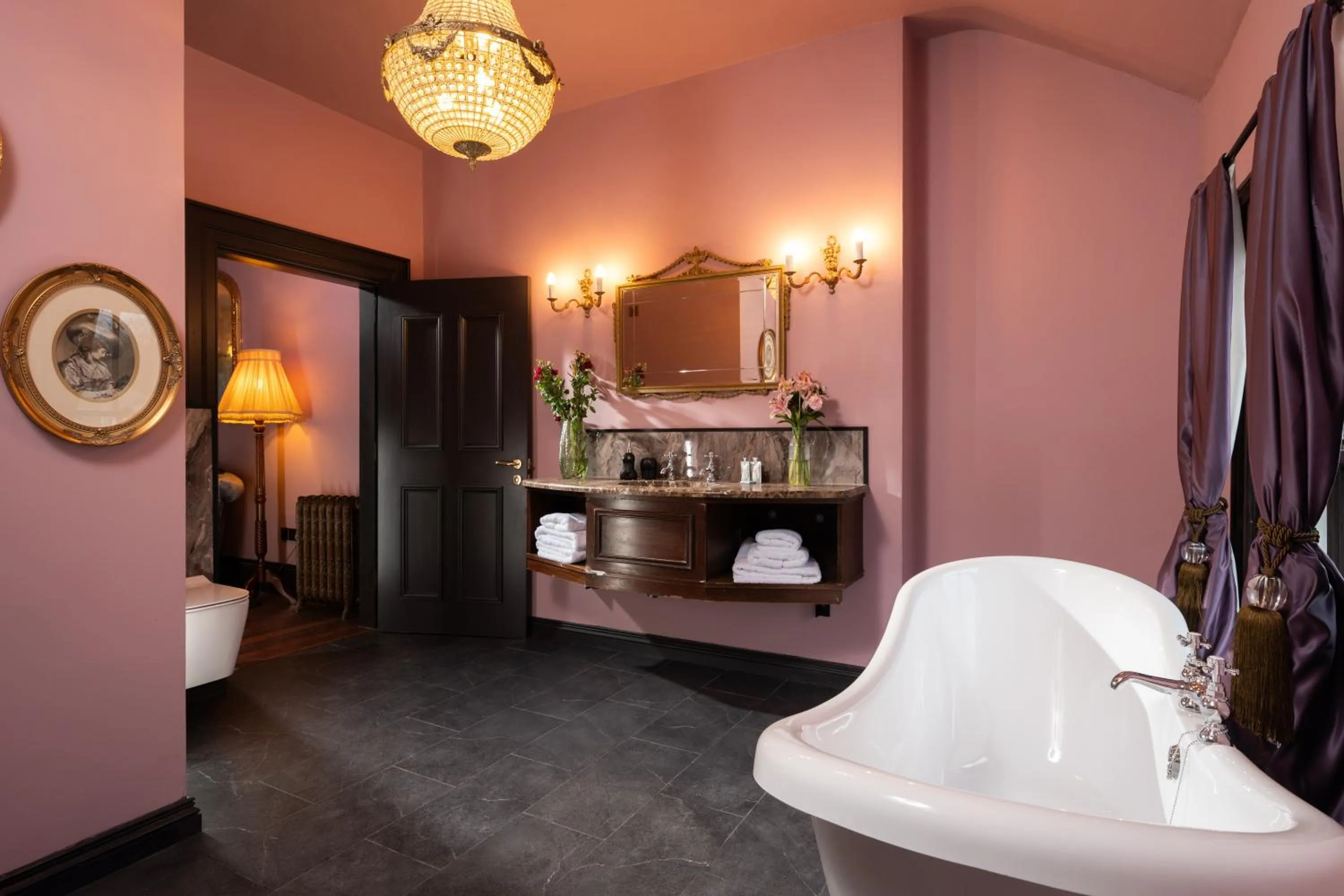 Bath, Bed in The Harrison Chambers of Distinction