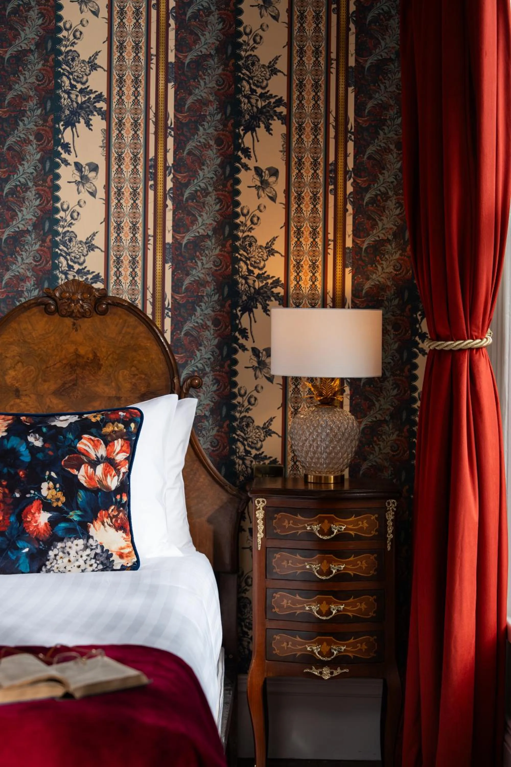 Bed in The Harrison Chambers of Distinction