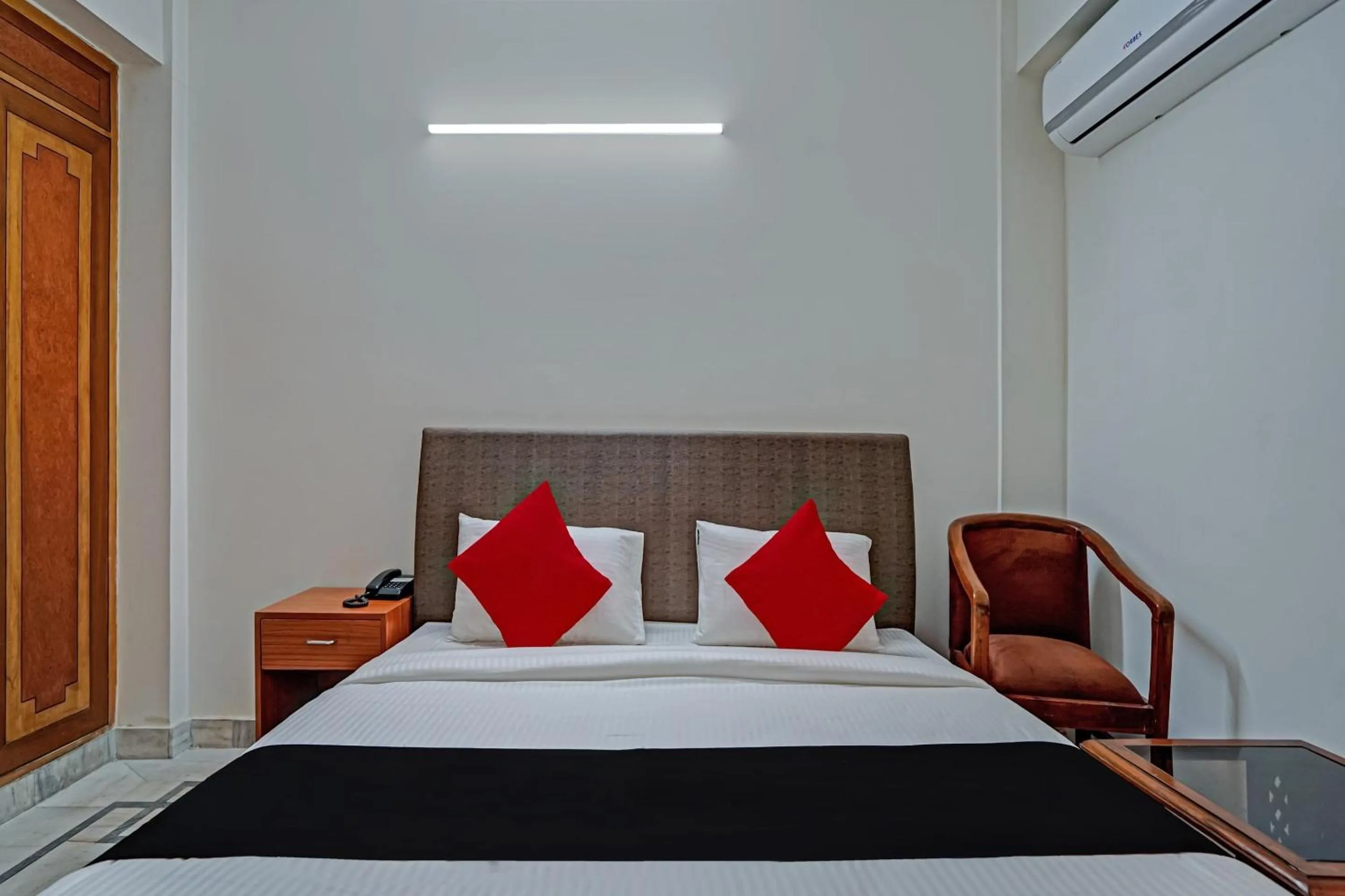 Bedroom, Bed in Capital O Perfect Inn