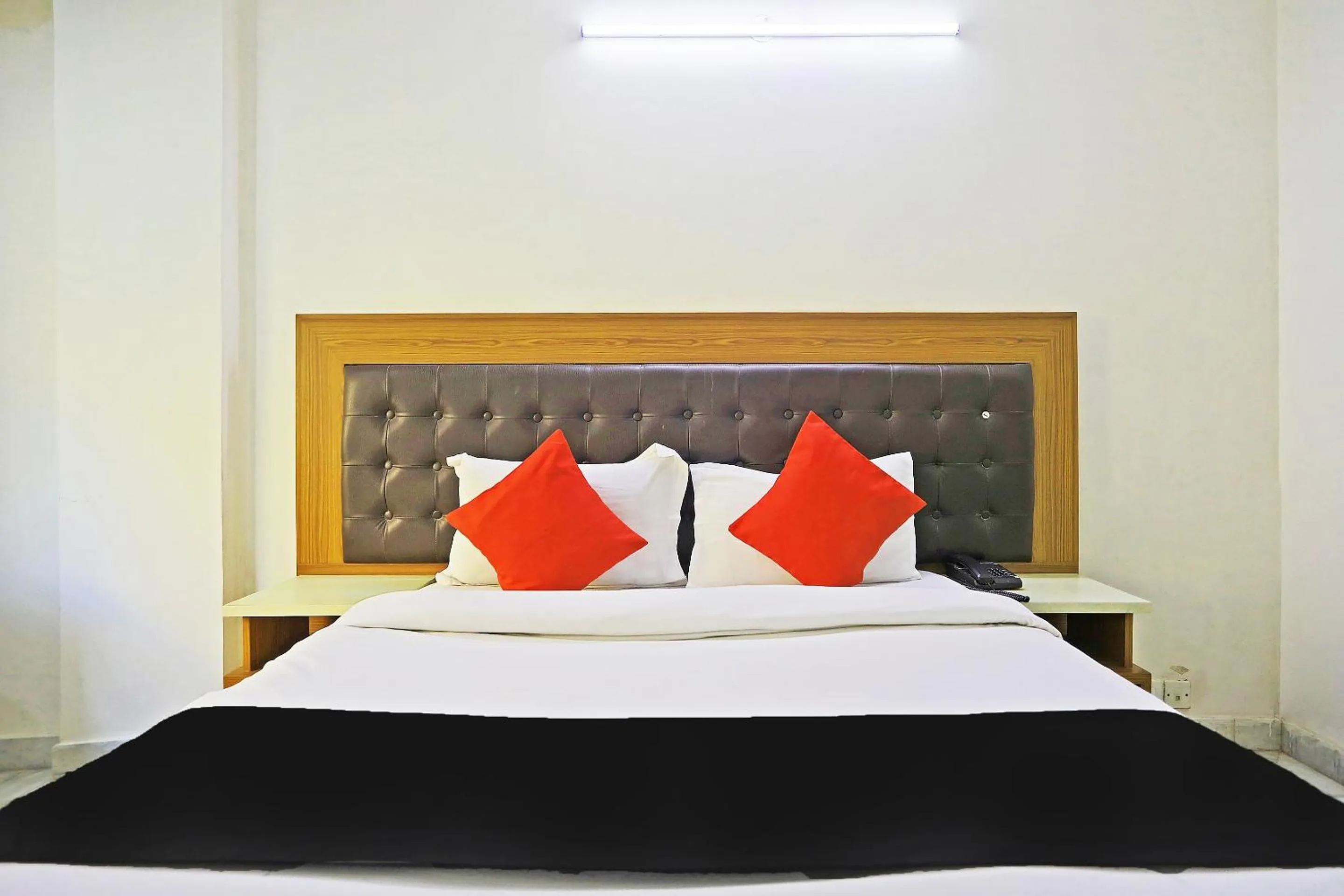 Bedroom, Bed in Capital O Perfect Inn