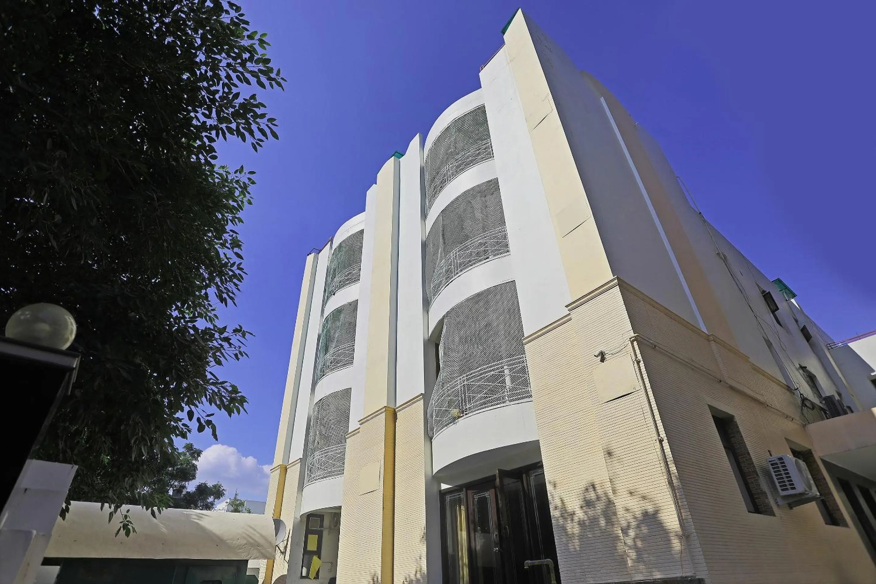 Facade/entrance in Capital O Perfect Inn