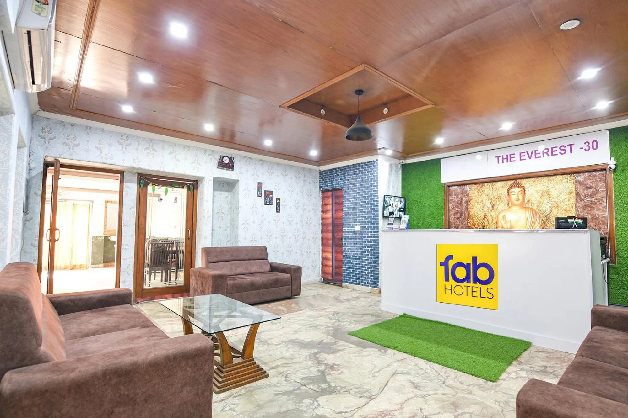 Lobby or reception in FabHotel Prime Praathana