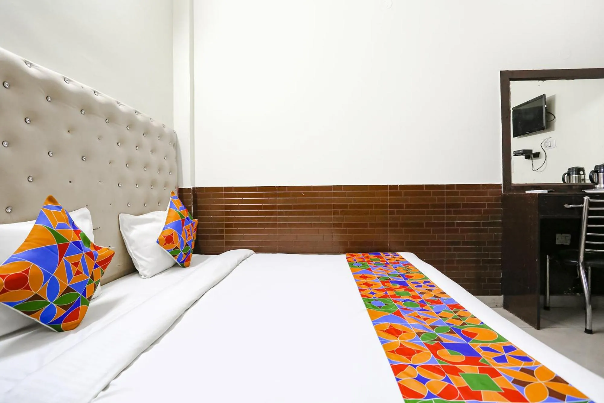 Photo of the whole room, Bed in Via The Lazeez