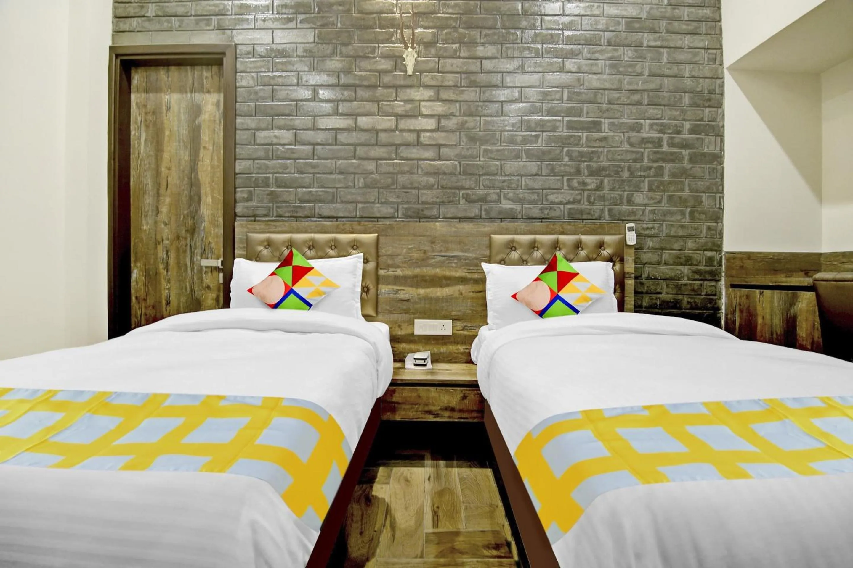 Bedroom, Bed in Collection O CLOUD BAY