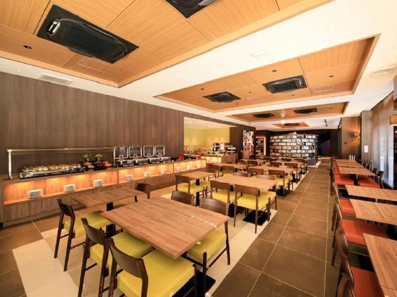 Restaurant/places to eat in QuintessaHotel FukuokaTenjin Comic&Books