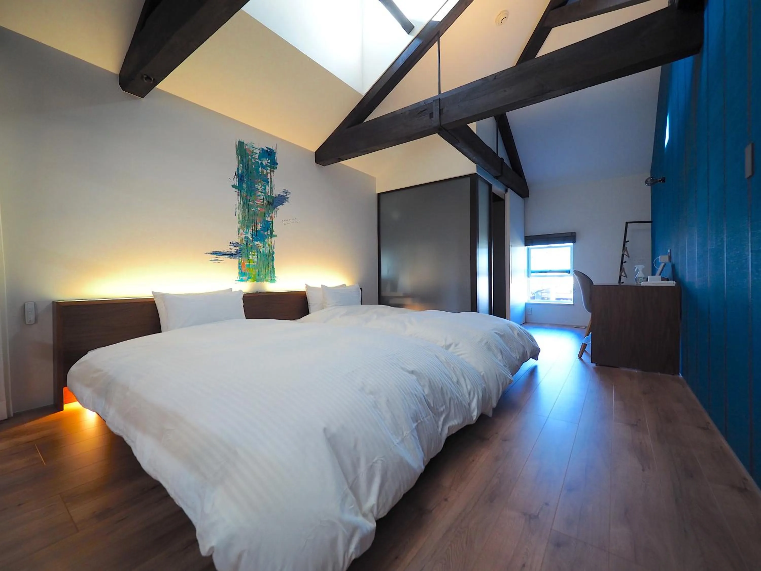 Photo of the whole room, Bed in Pres de La Mer