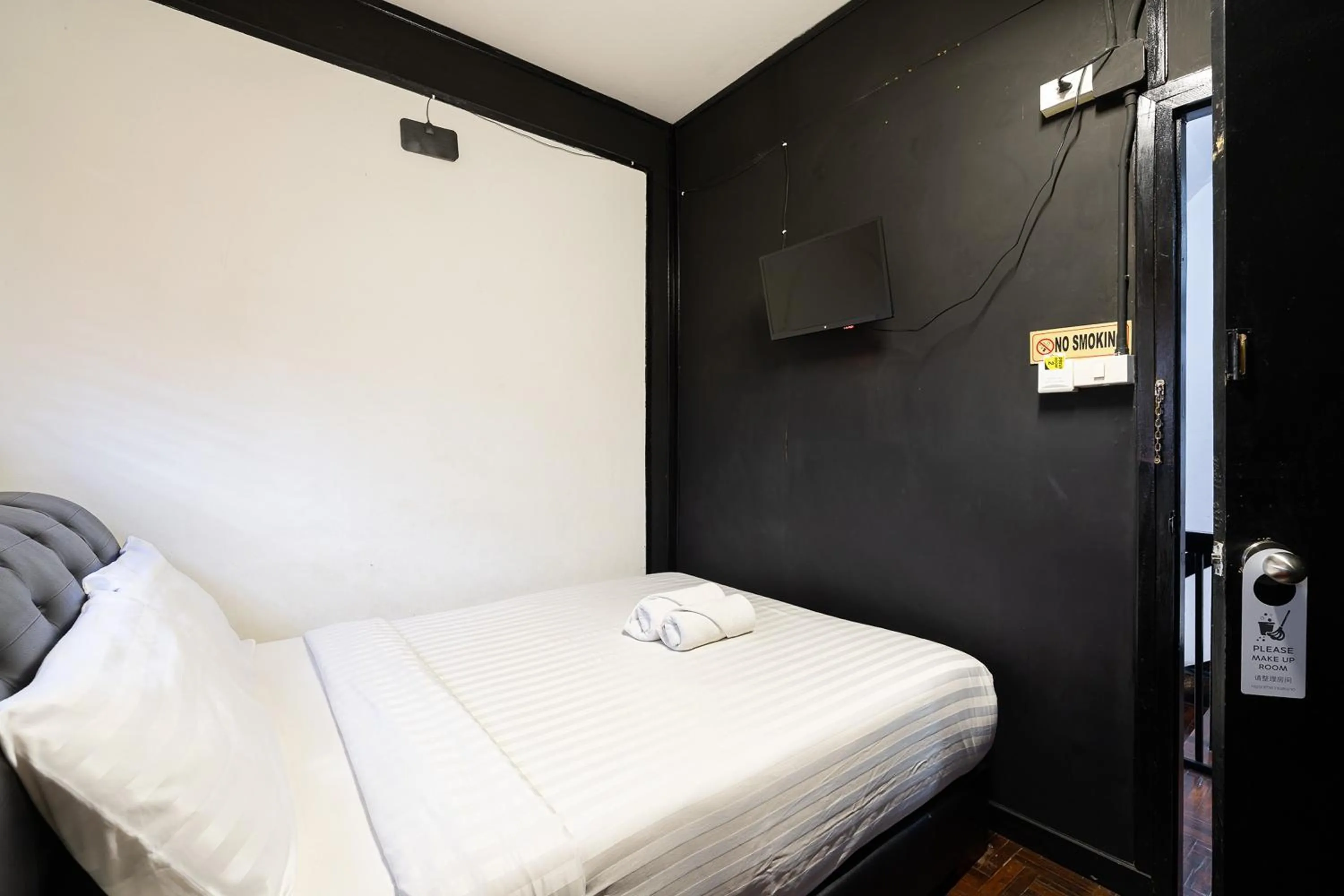 Bedroom, Bed in KAYAN Hostel