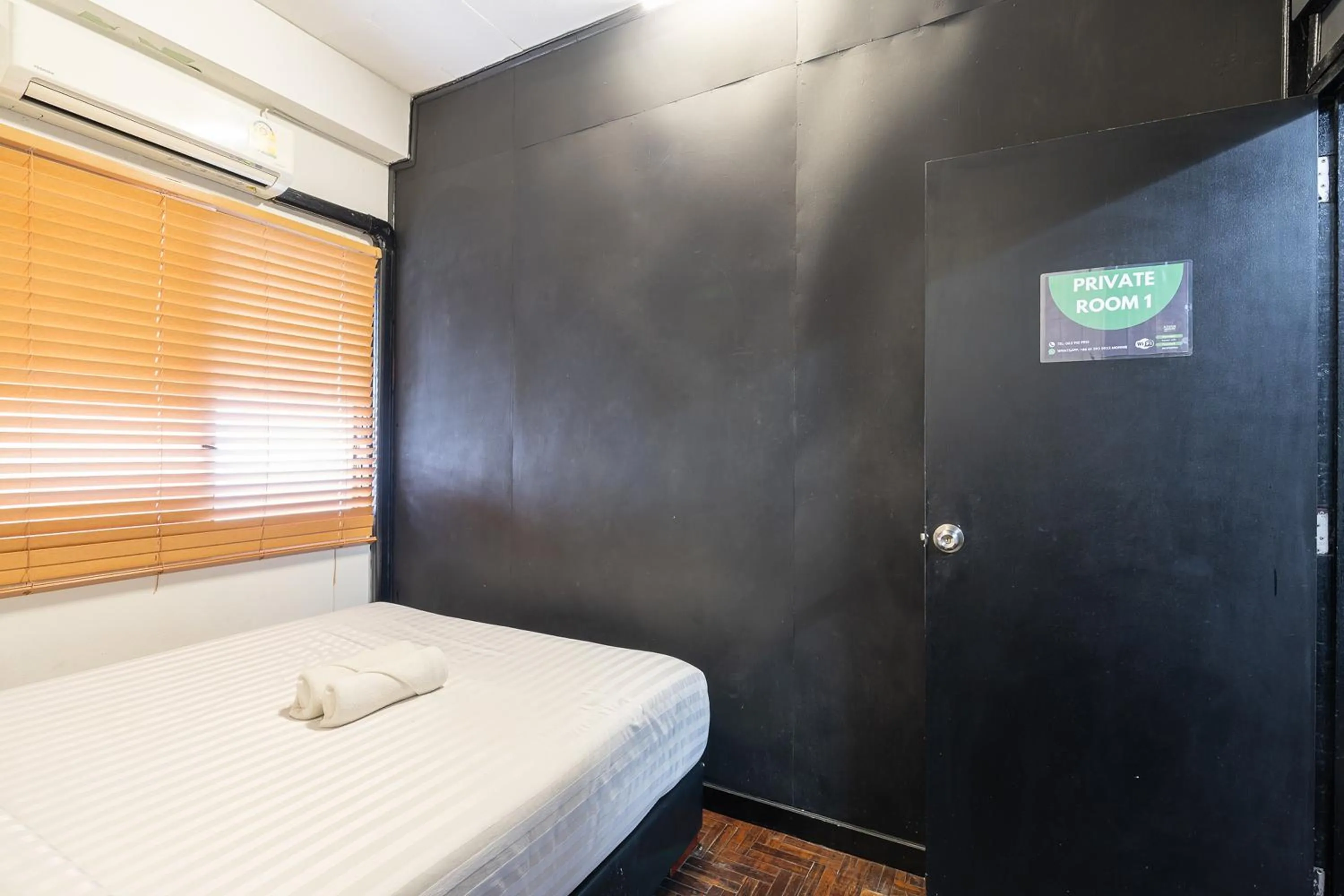 Bedroom, Bed in KAYAN Hostel