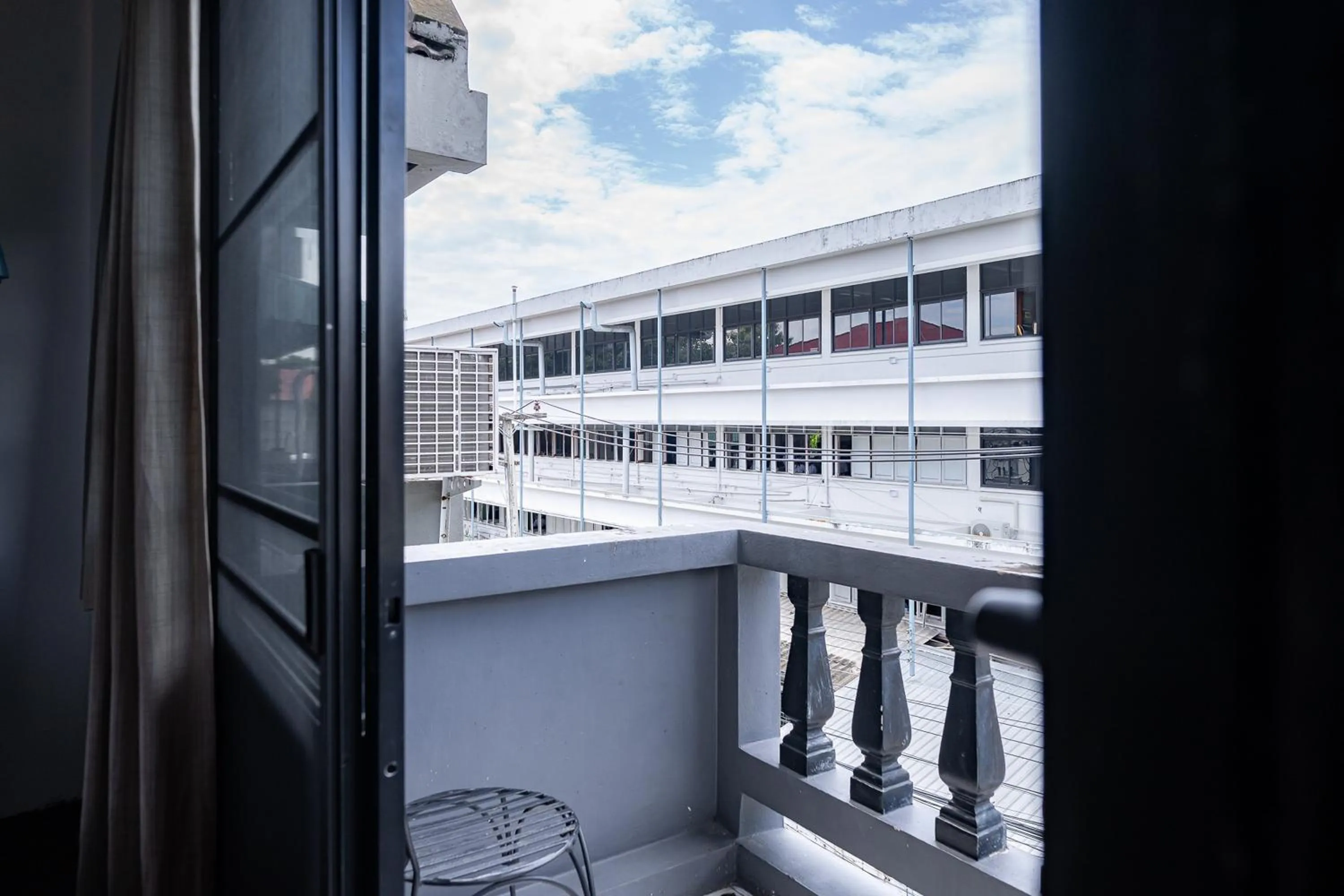 Balcony/Terrace in KAYAN Hostel