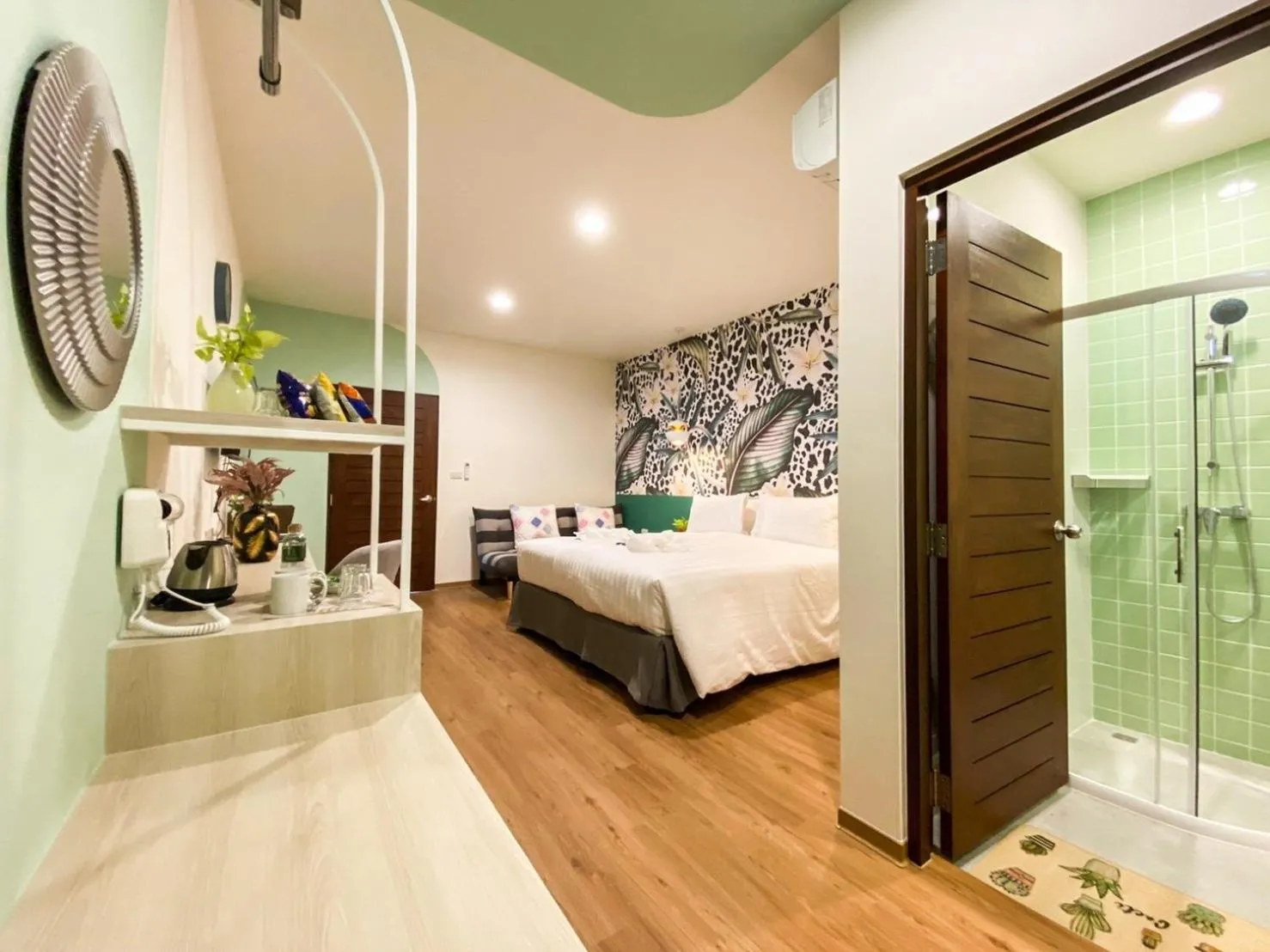 Shower, Bed in JINGLE JUNGLE RESORT KHAOYAI