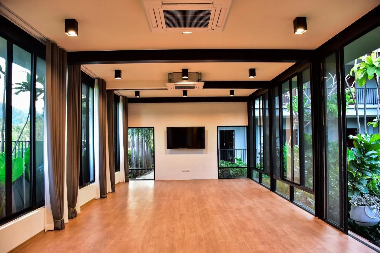 Communal lounge/ TV room in JINGLE JUNGLE RESORT KHAOYAI